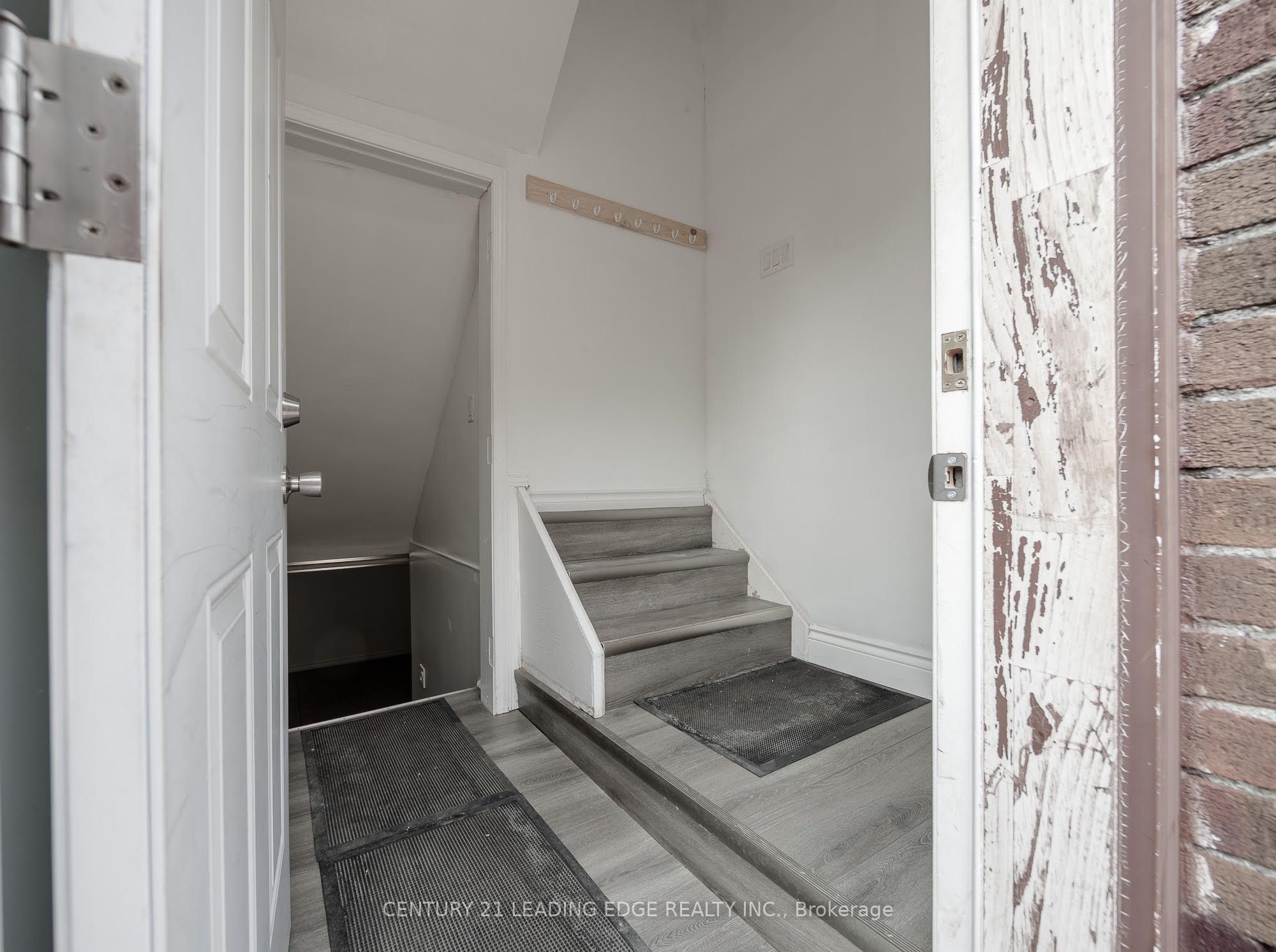 84 Central Park Boulevard N Lower Property Photo 11