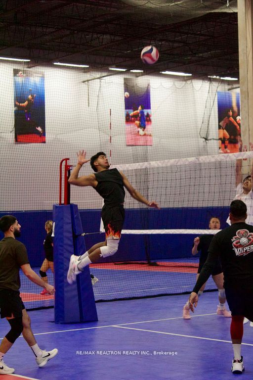 480 Tapscott Road W 5-7 Property Photo 4