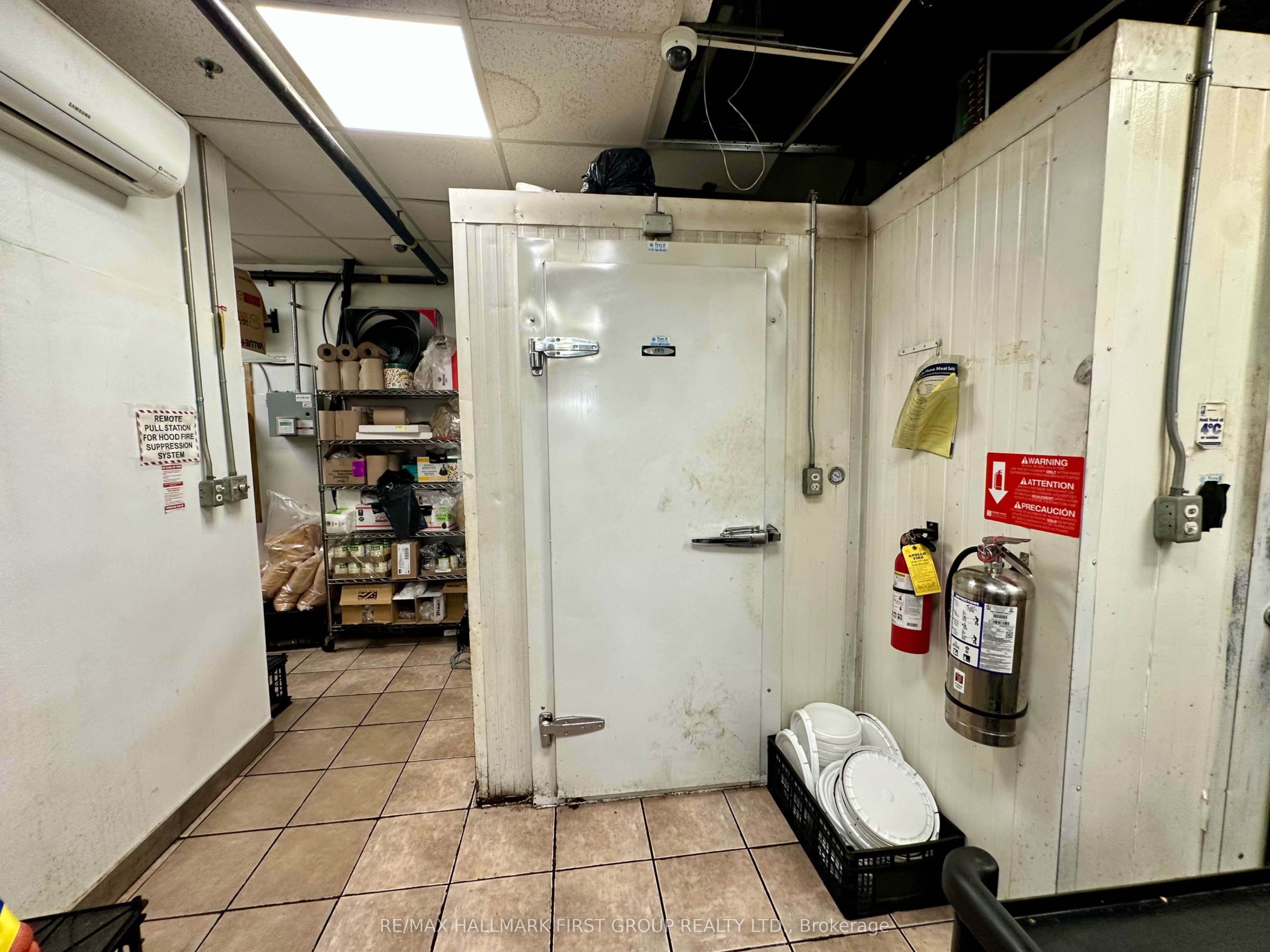 1 Rossland Road 14b Property Photo 4