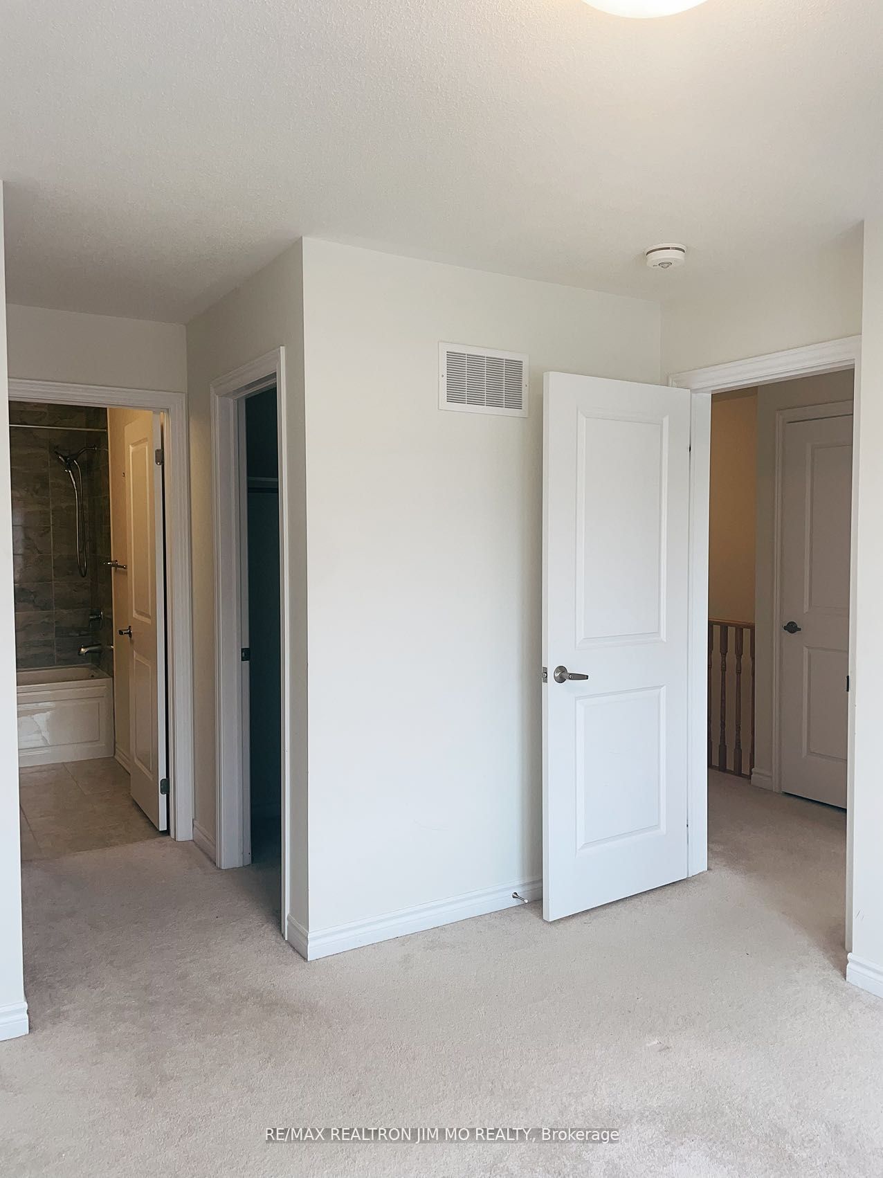 83 Sutcliffe Drive Property Photo 10