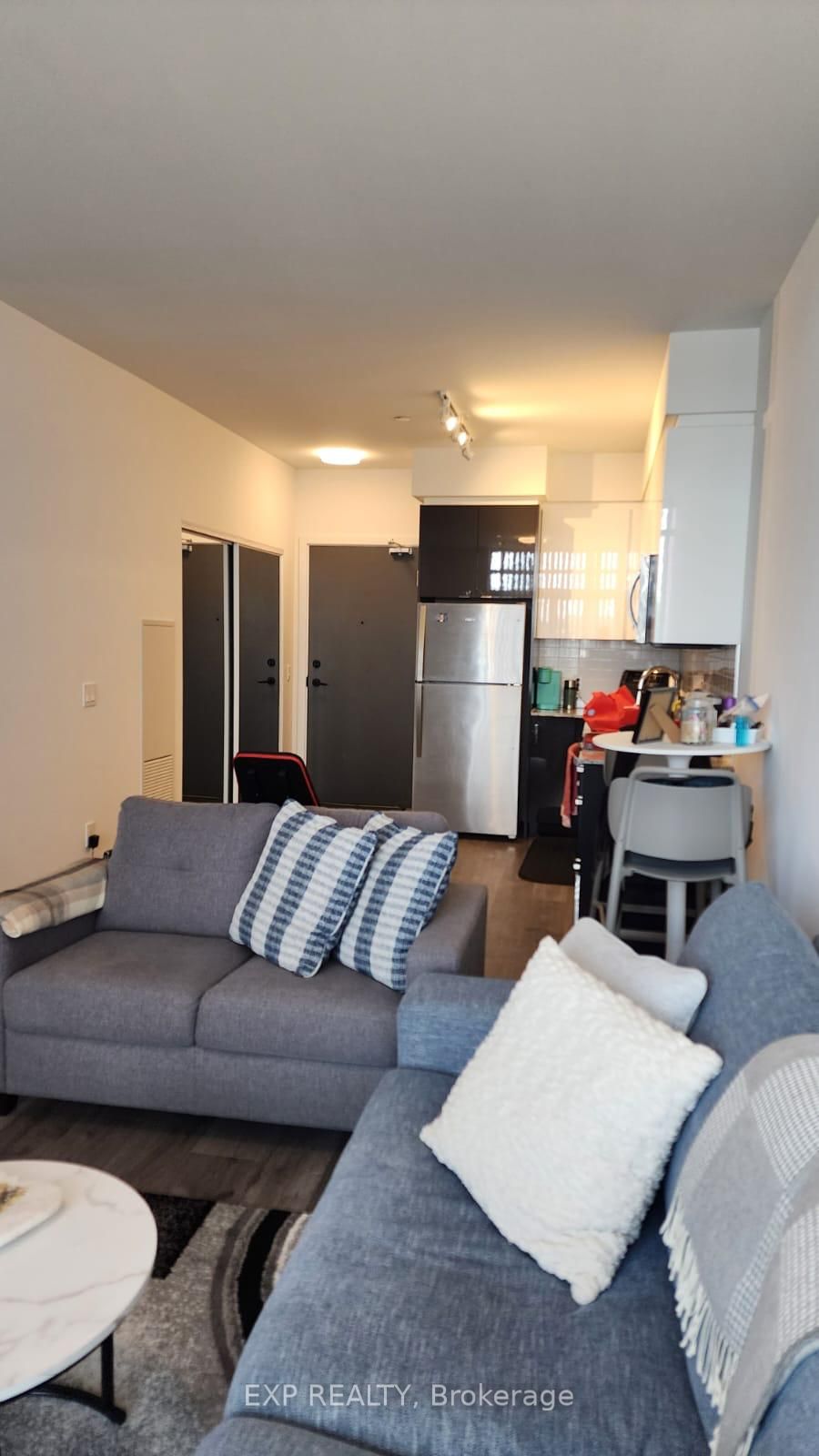 1010 Dundas Street 520 Property Photo 2