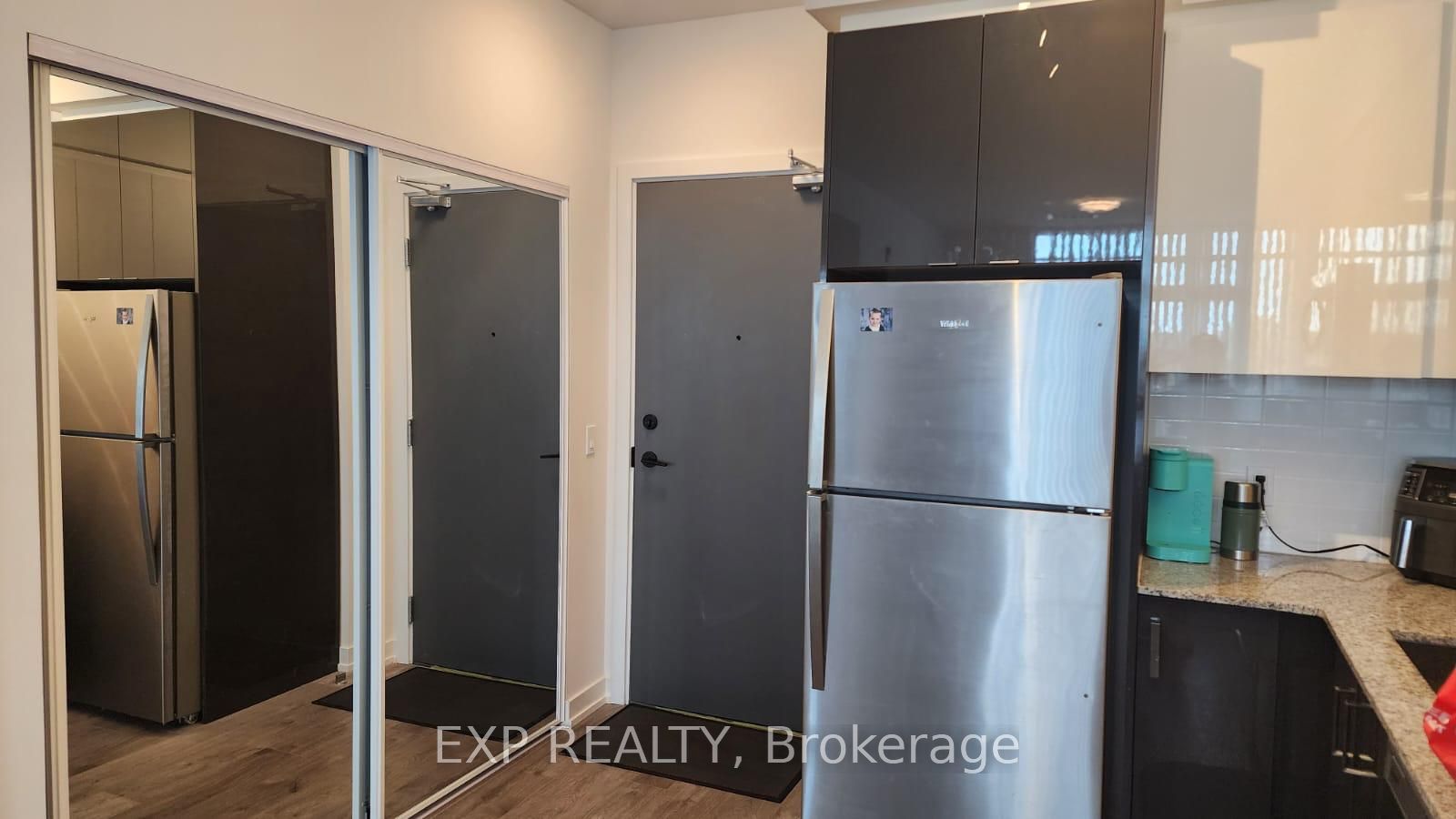 1010 Dundas Street 520 Property Photo 3