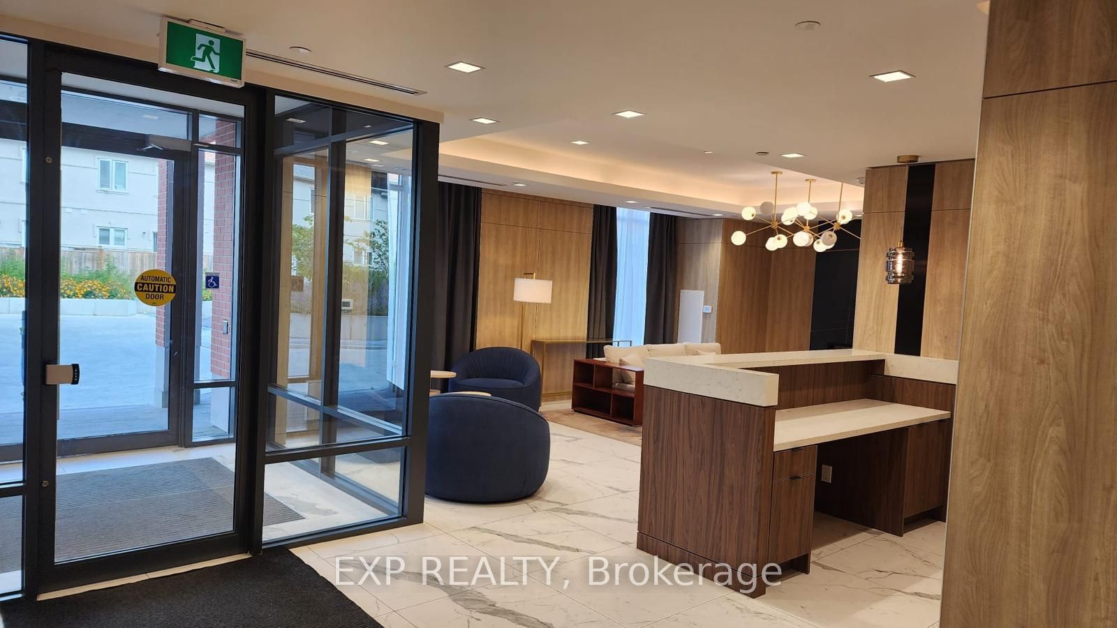 1010 Dundas Street 520 Property Photo 6