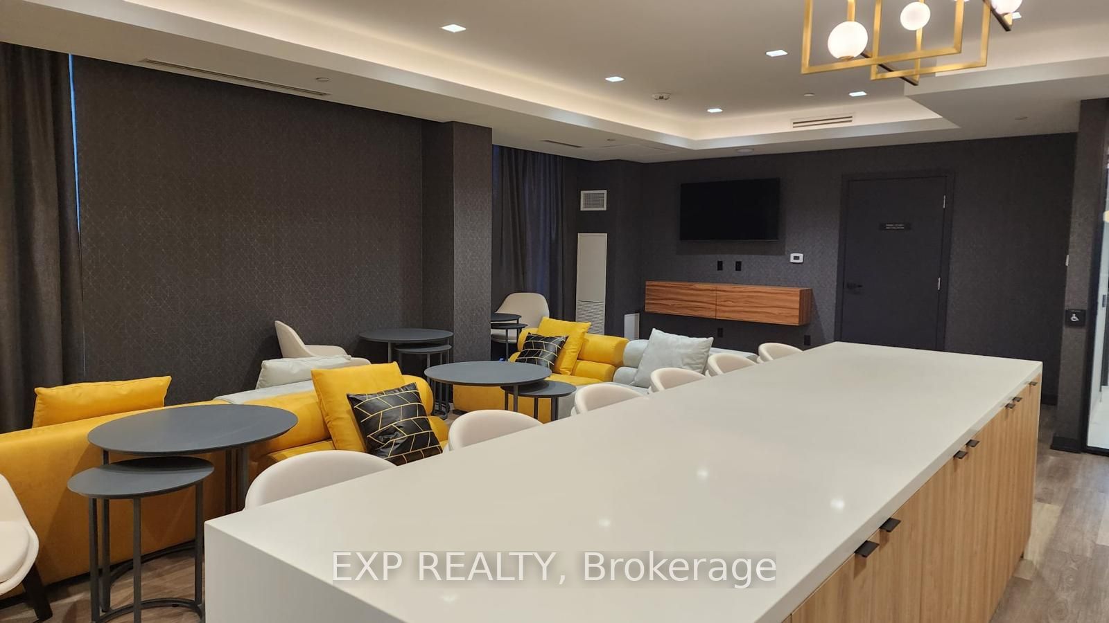 1010 Dundas Street 520 Property Photo 9