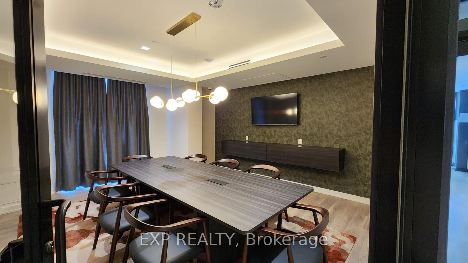 1010 Dundas Street 520 Property Photo 10