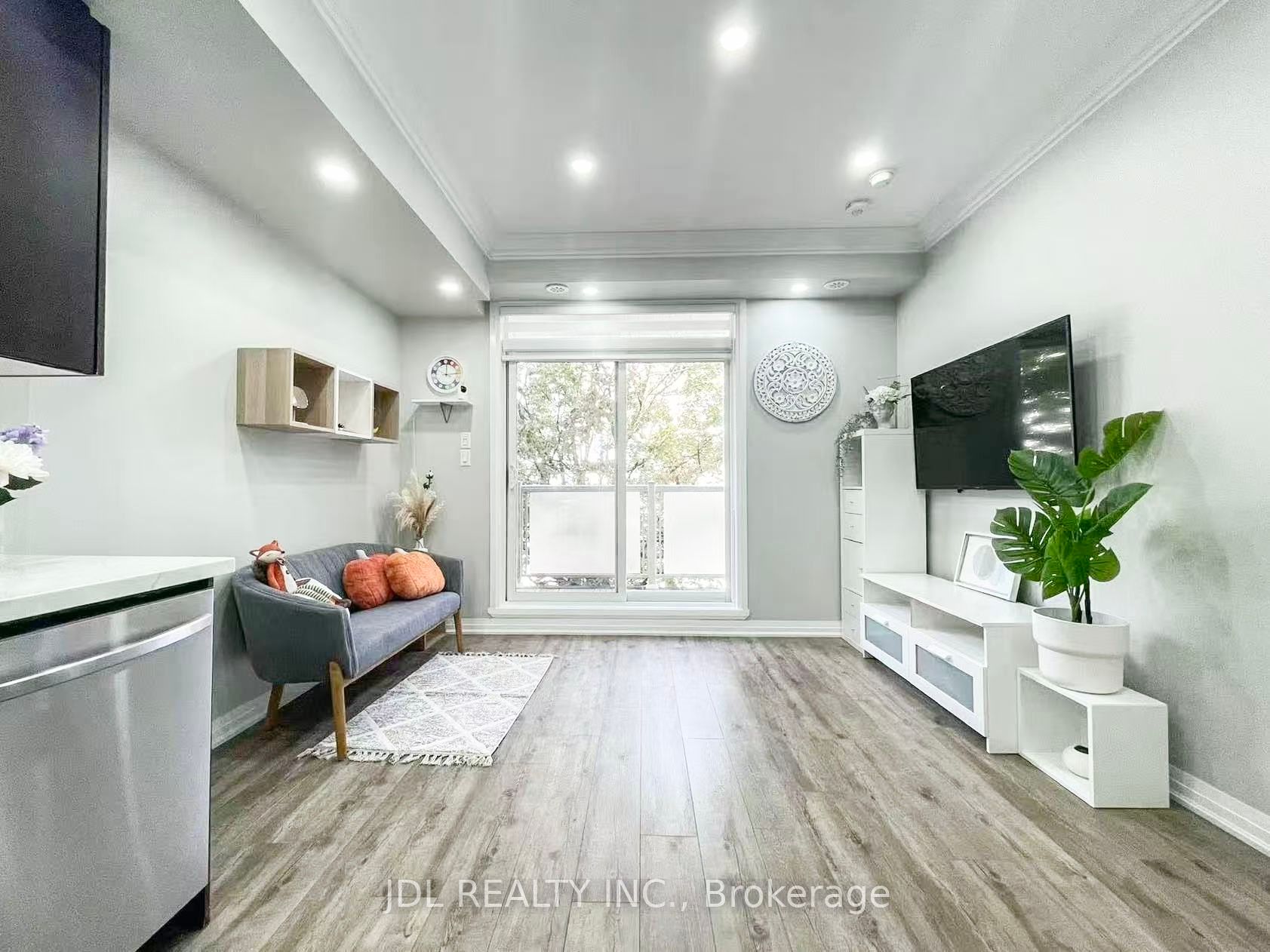 1365 Neilson Road 15 Property Photo 5