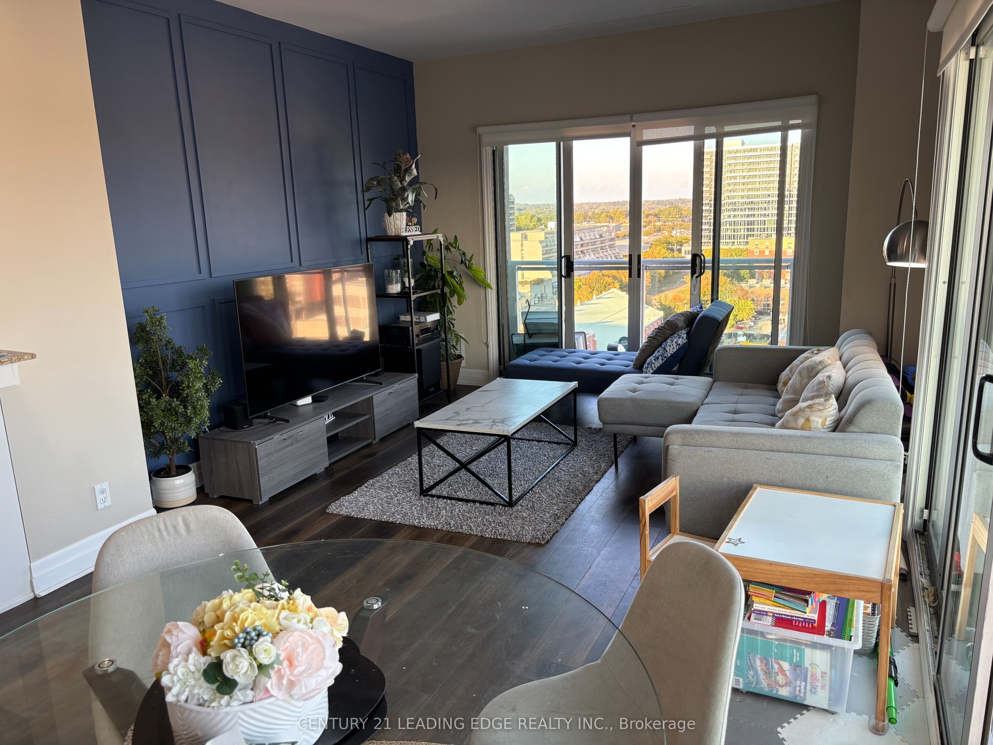 44 Bond Street W 1005 Property Photo 2