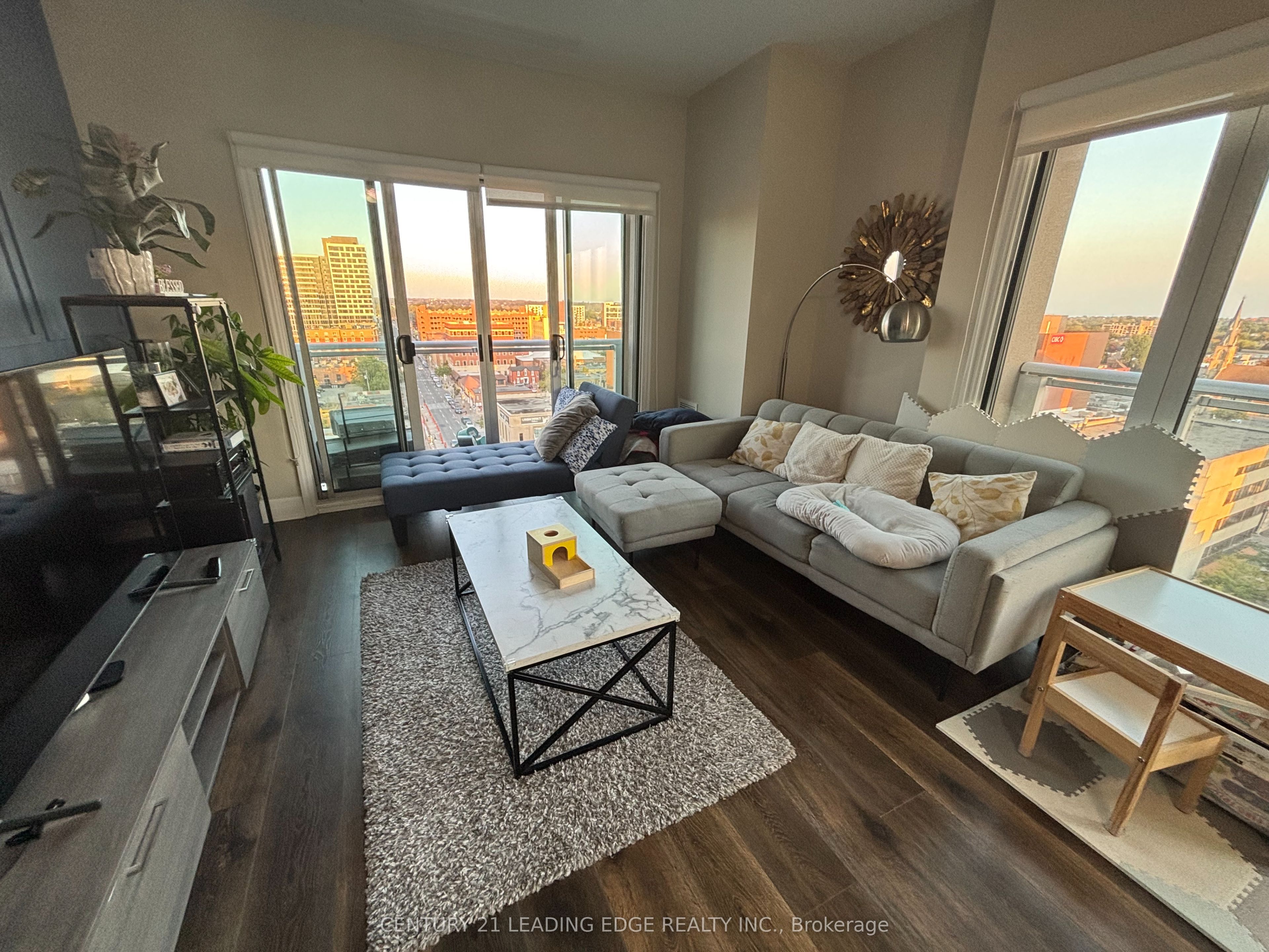 44 Bond Street W 1005 Property Photo 6