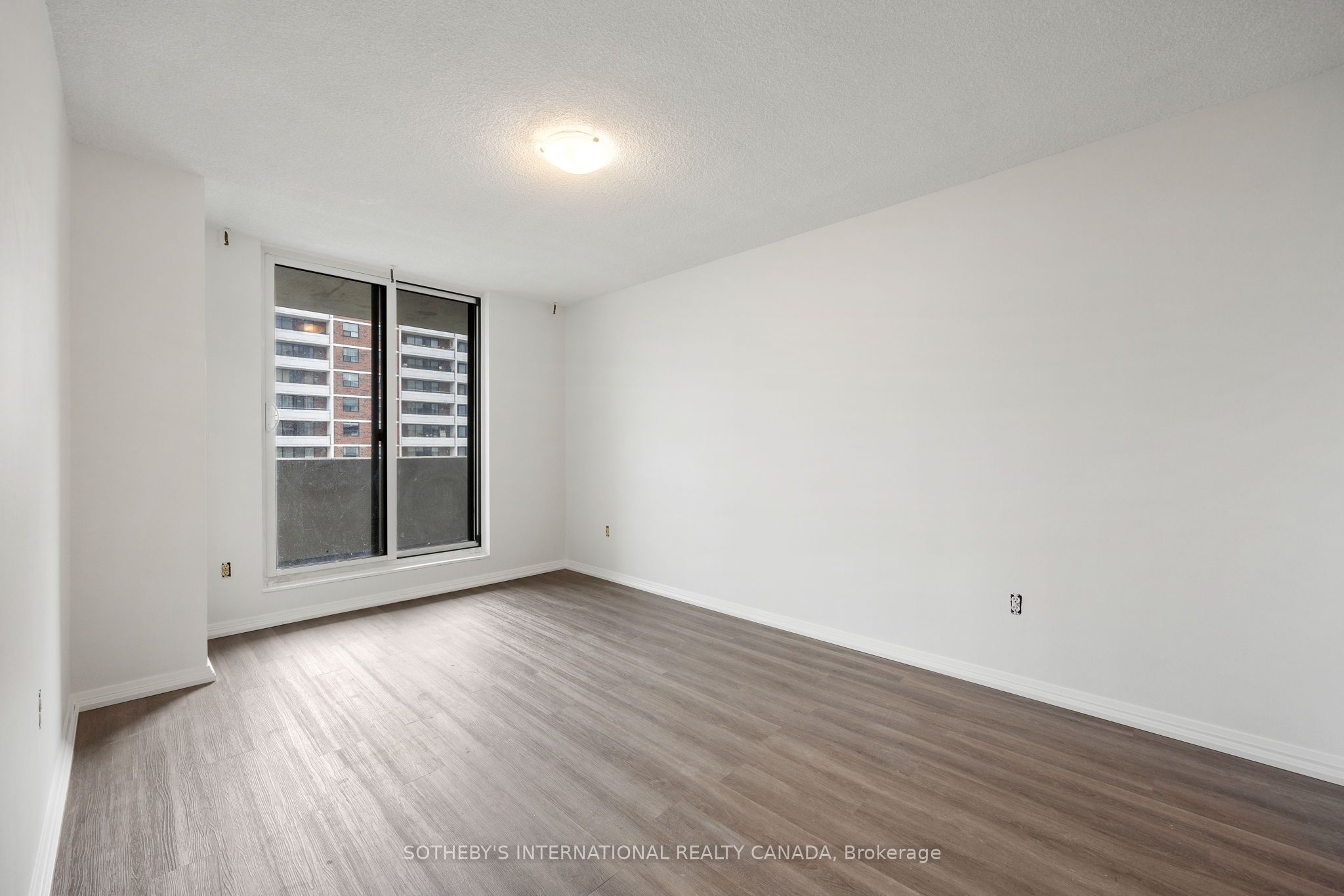 100 Prudential Drive 911 Property Photo 19