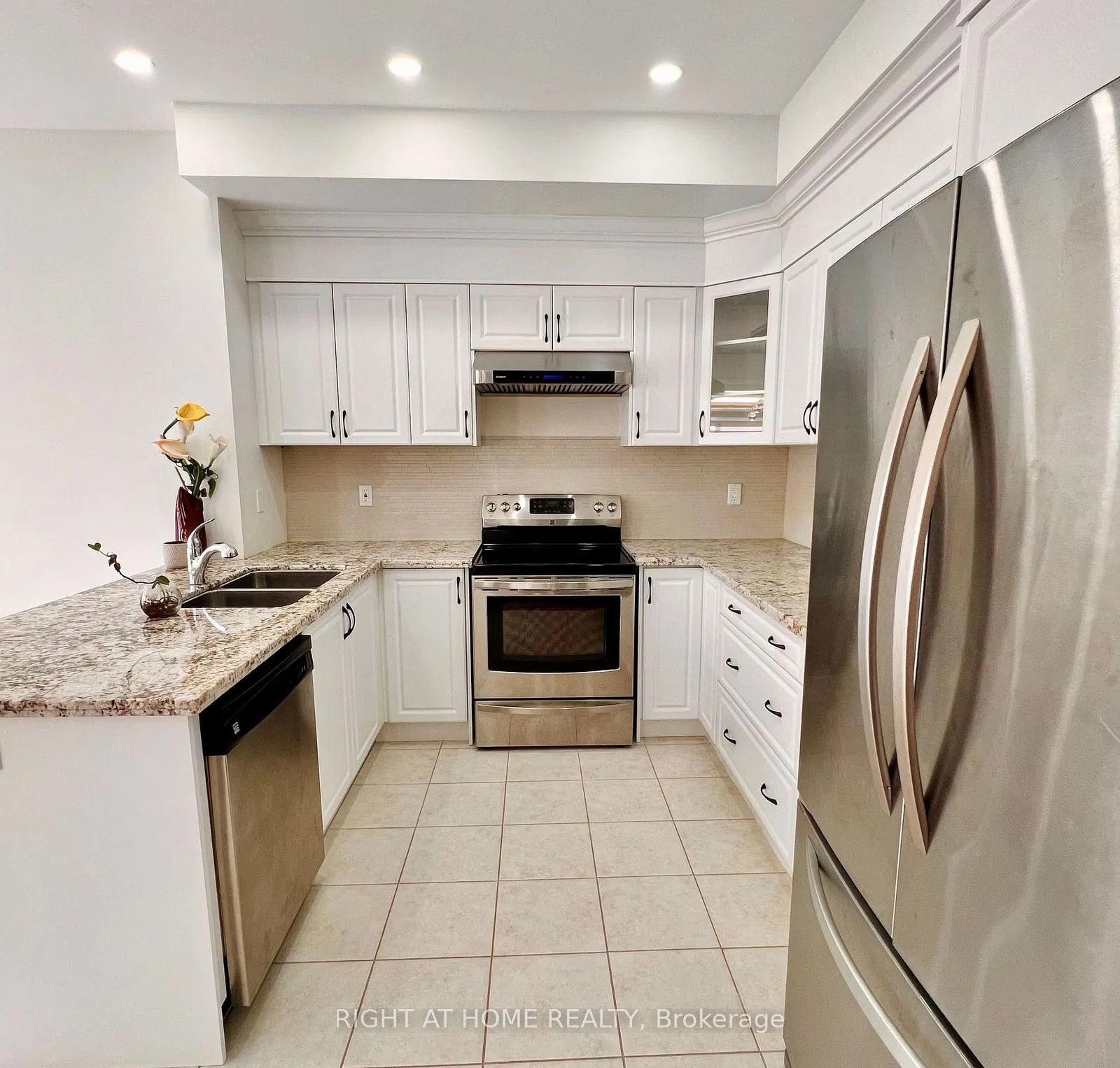 18 Goheen Street Property Photo 11