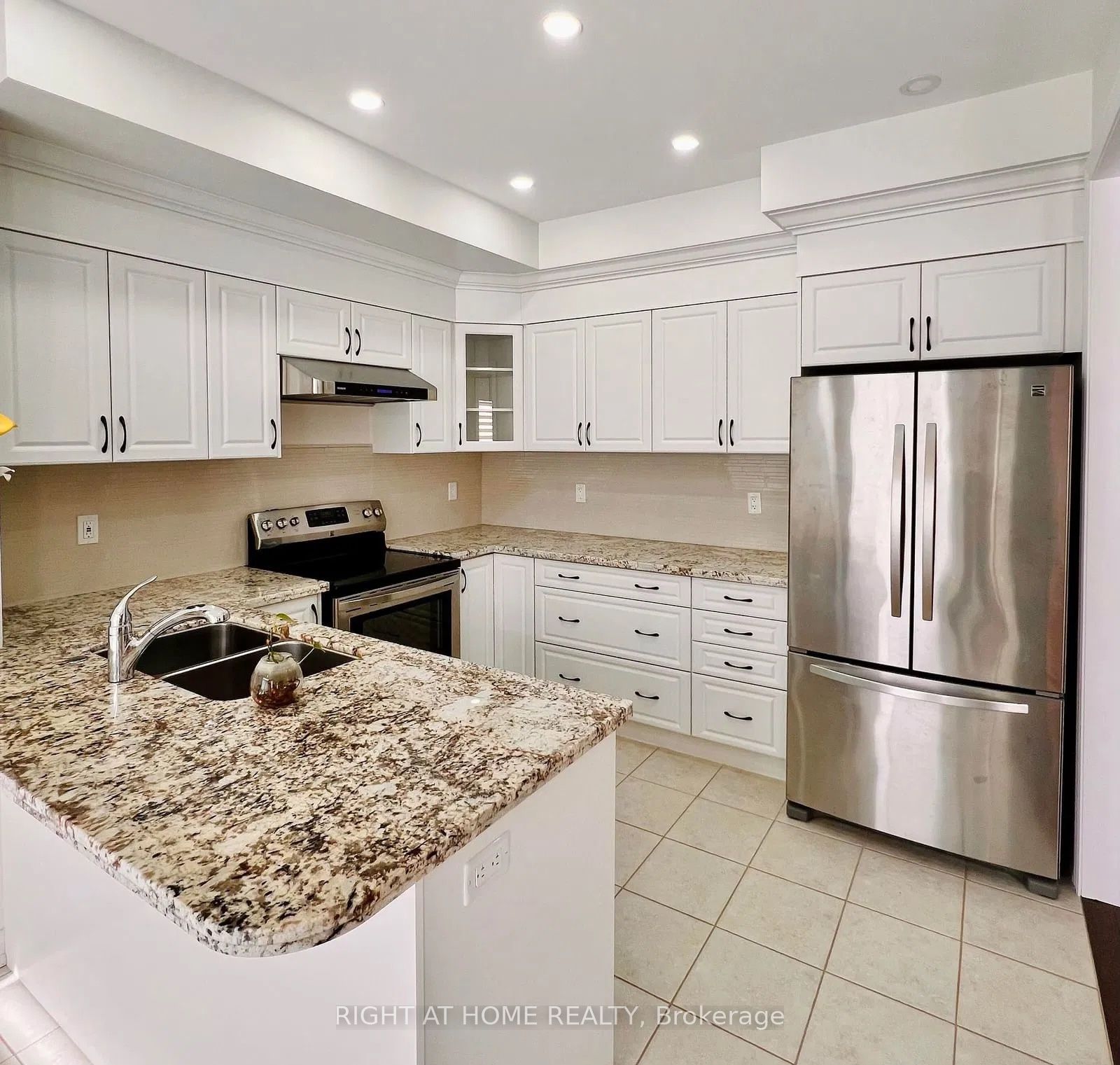 18 Goheen Street Property Photo 12