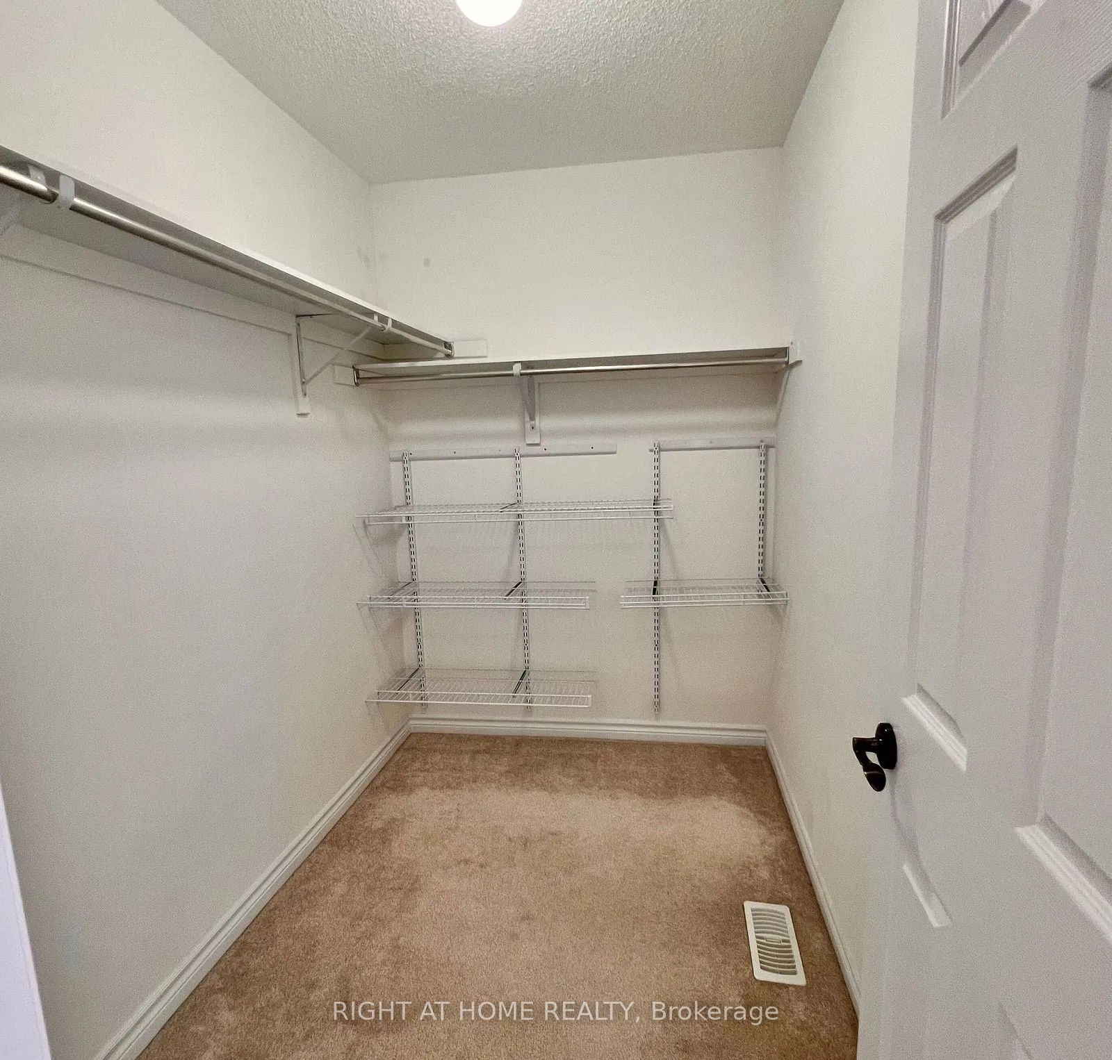 18 Goheen Street Property Photo 21