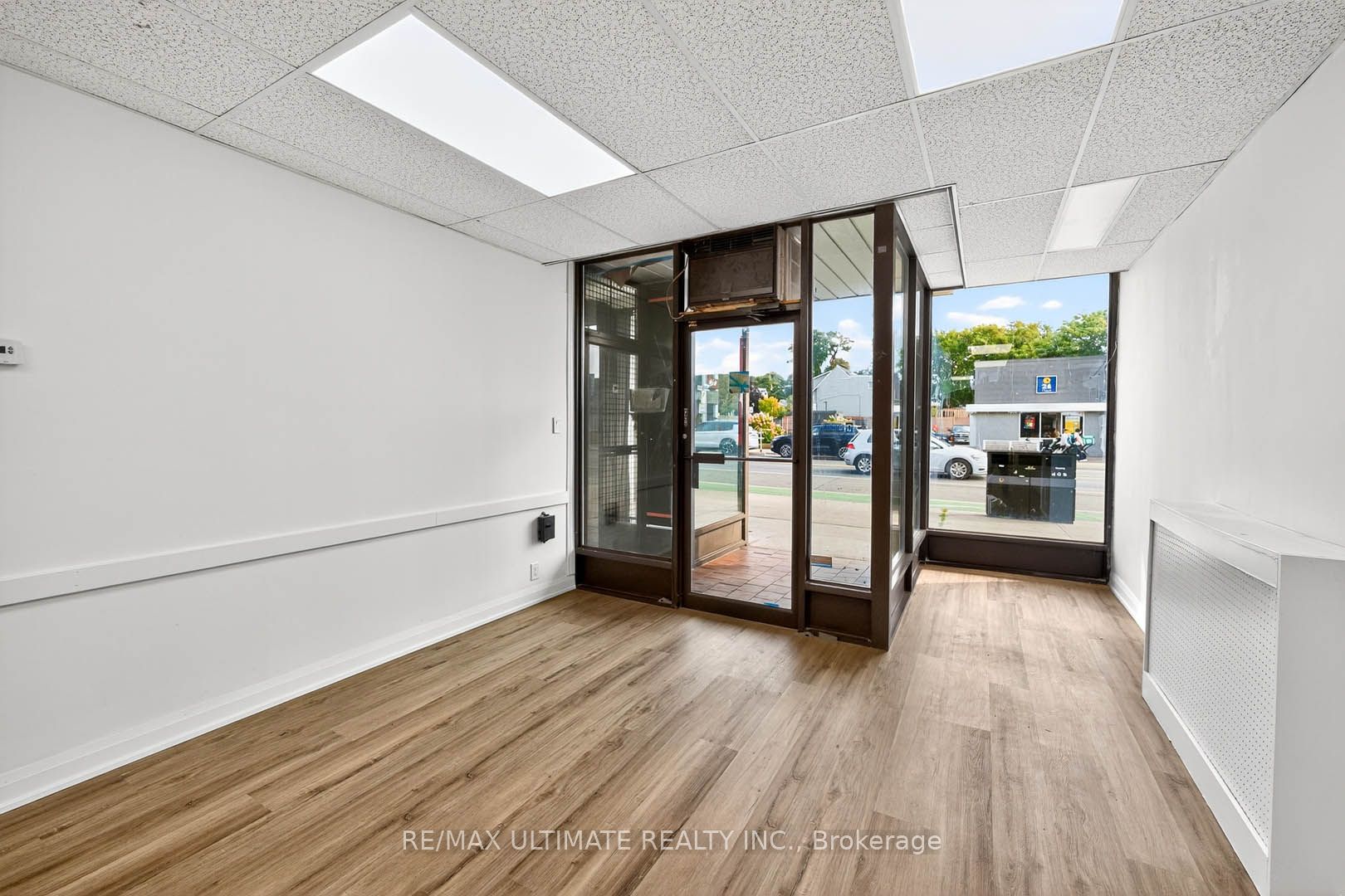 1696 Danforth Avenue Property Photo 7