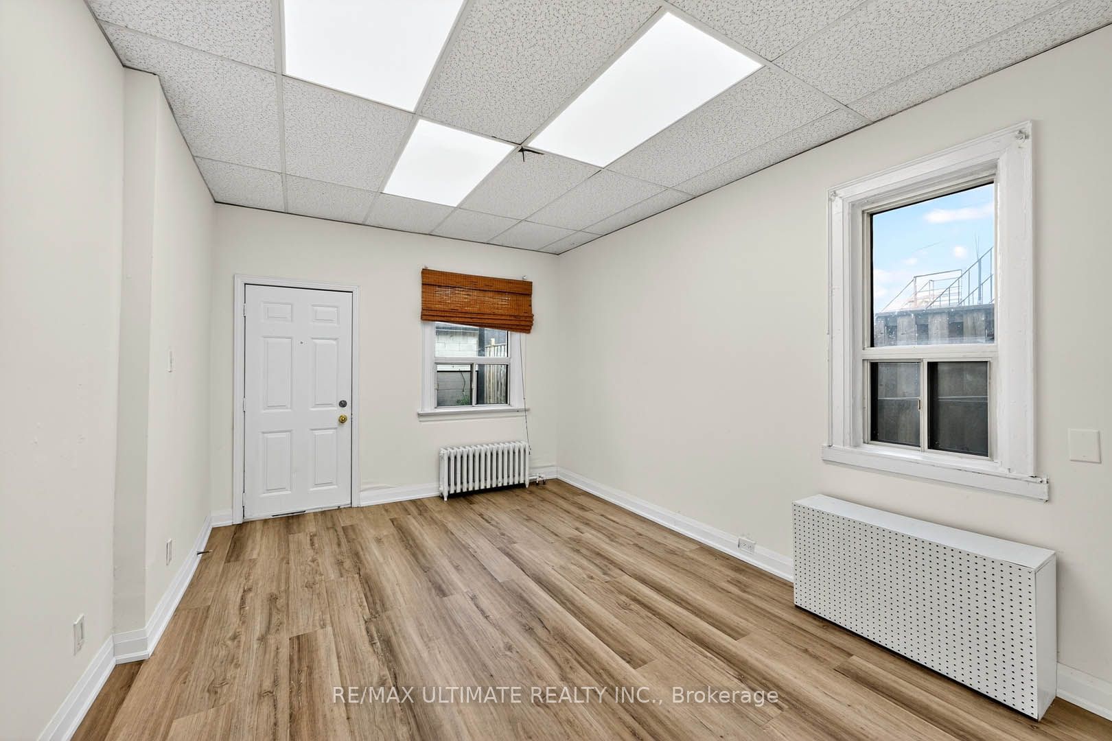 1696 Danforth Avenue Property Photo 10