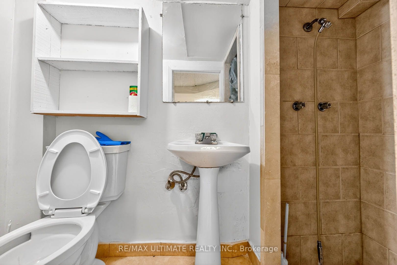 1696 Danforth Avenue Property Photo 18