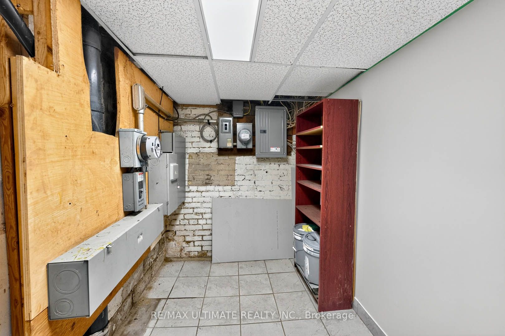 1696 Danforth Avenue Property Photo 19