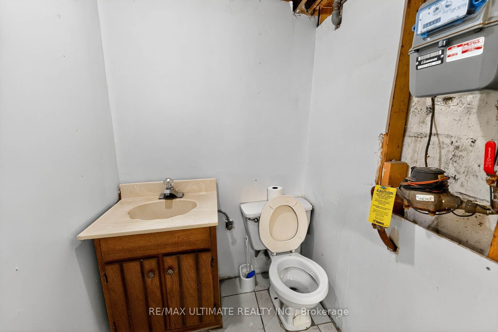 1696 Danforth Avenue Property Photo 20