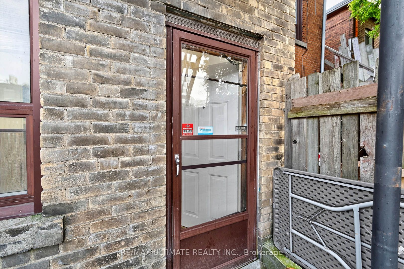 1696 Danforth Avenue Property Photo 21