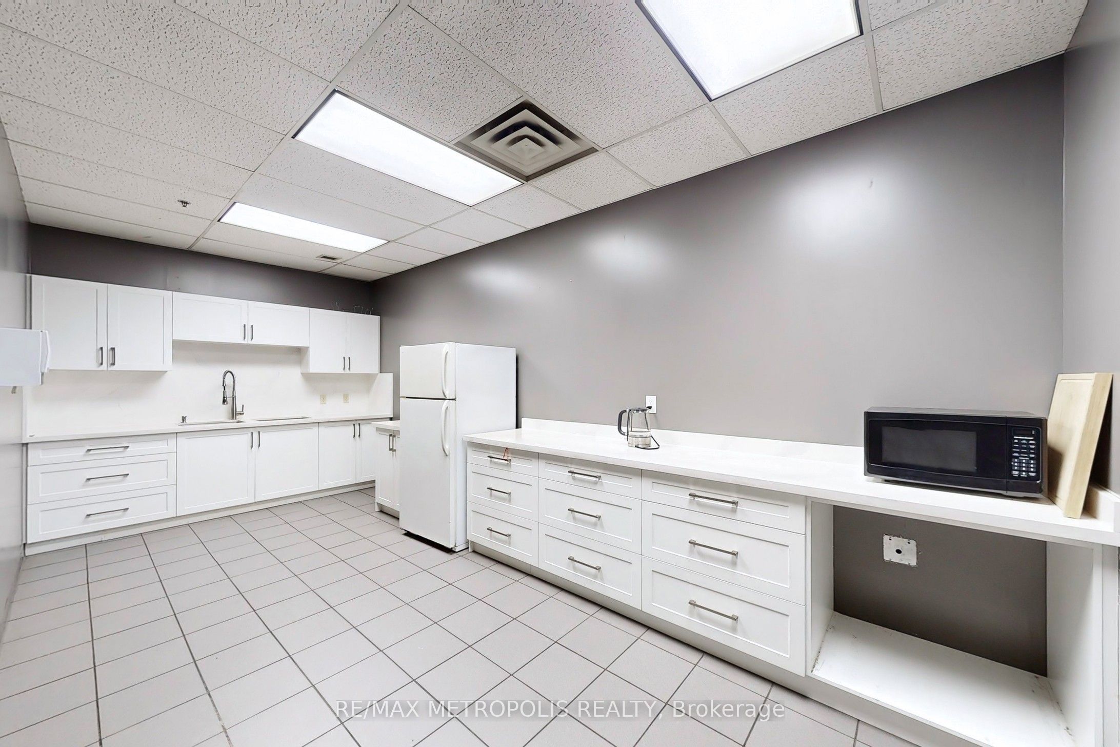 1920 Silicone Drive 1 Property Photo 7