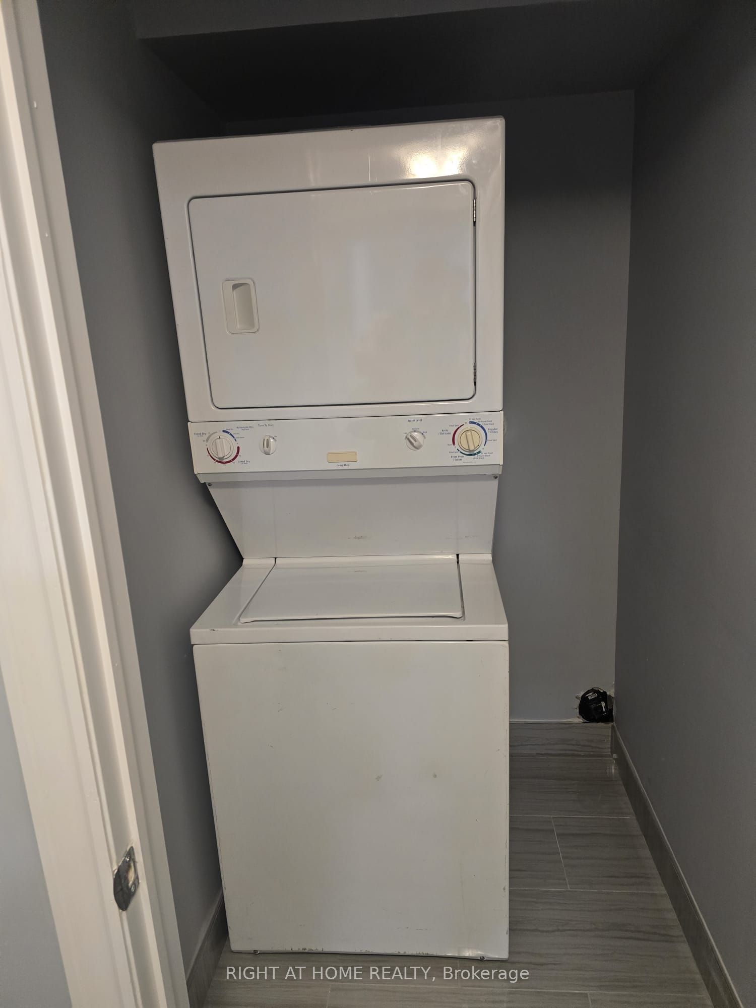 1053 Orenda Street Property Photo 9