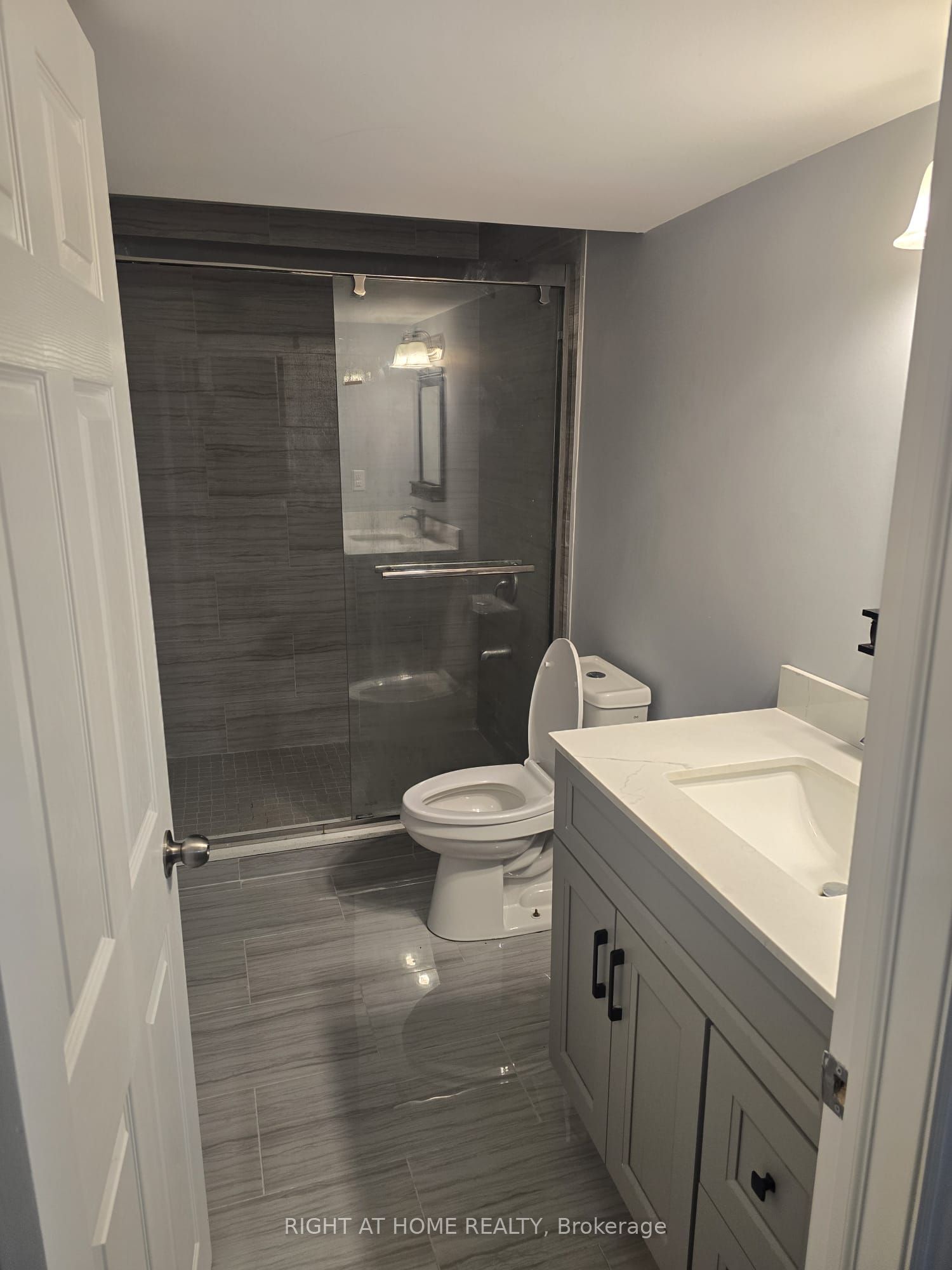 1053 Orenda Street Property Photo 10