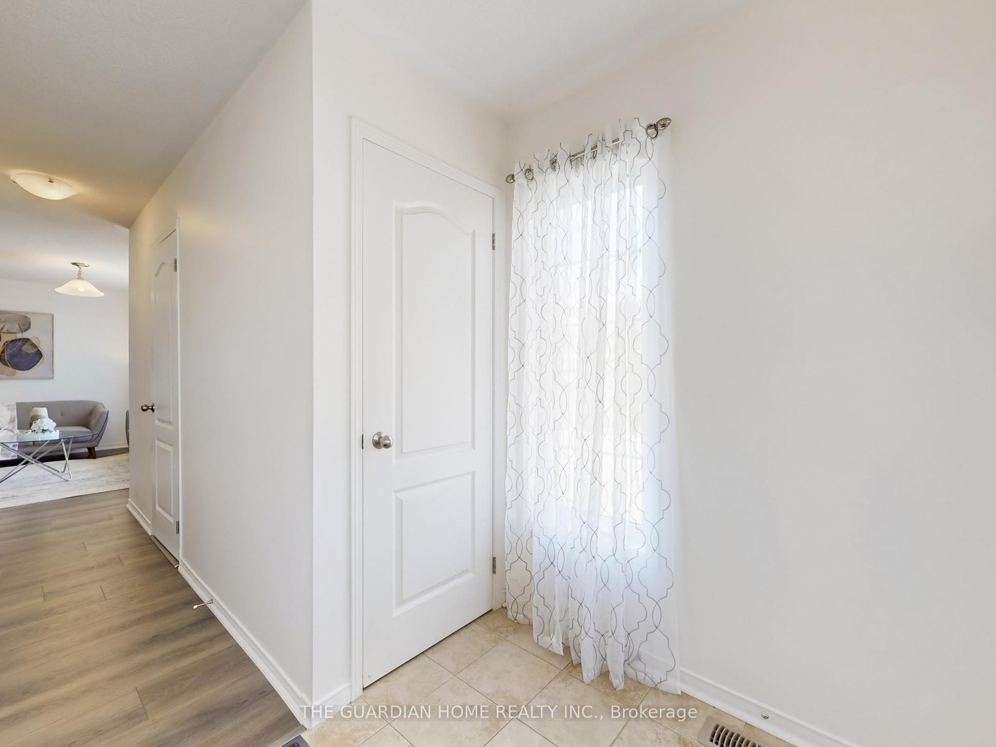 1112 Schooling Drive Property Photo 8