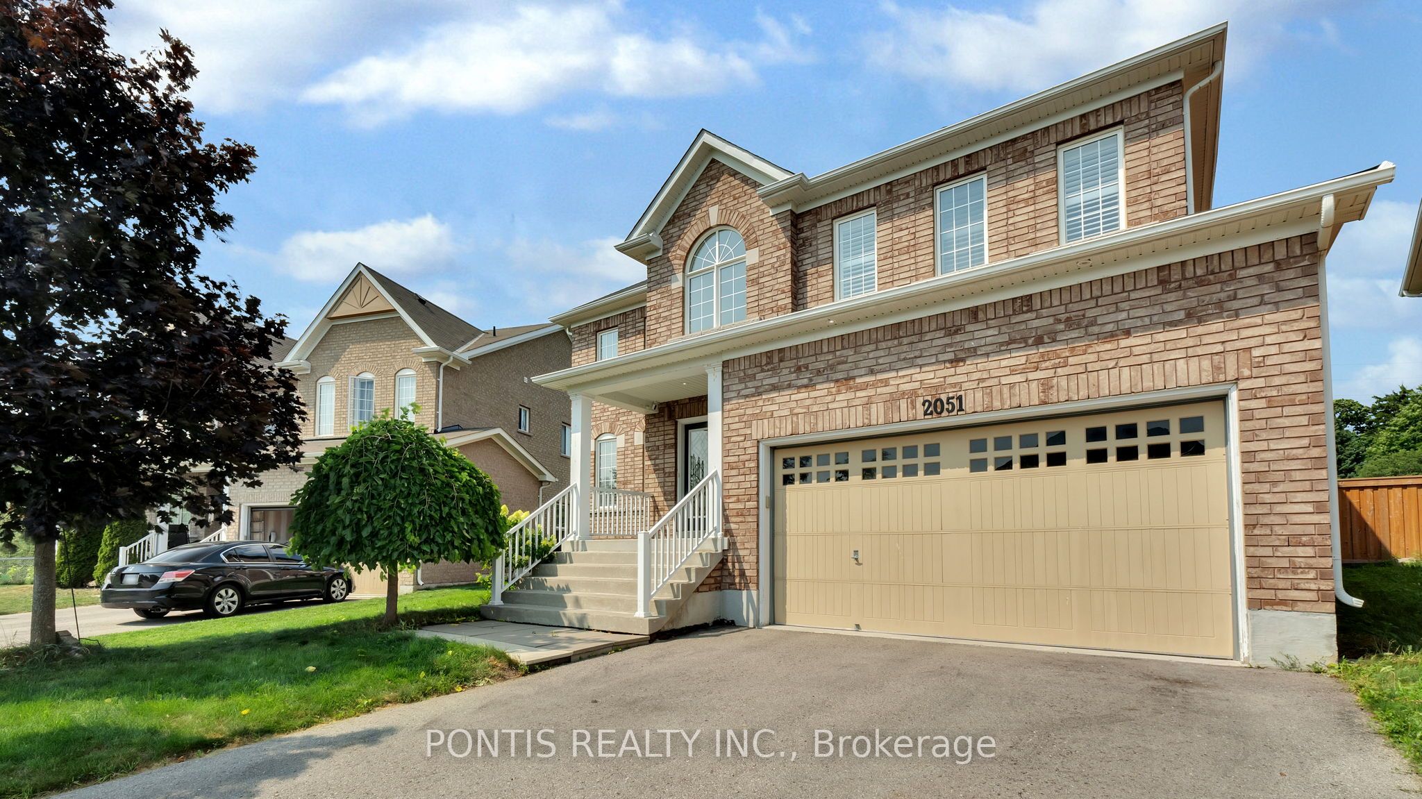 2051 Hunking Court Property Photo 3