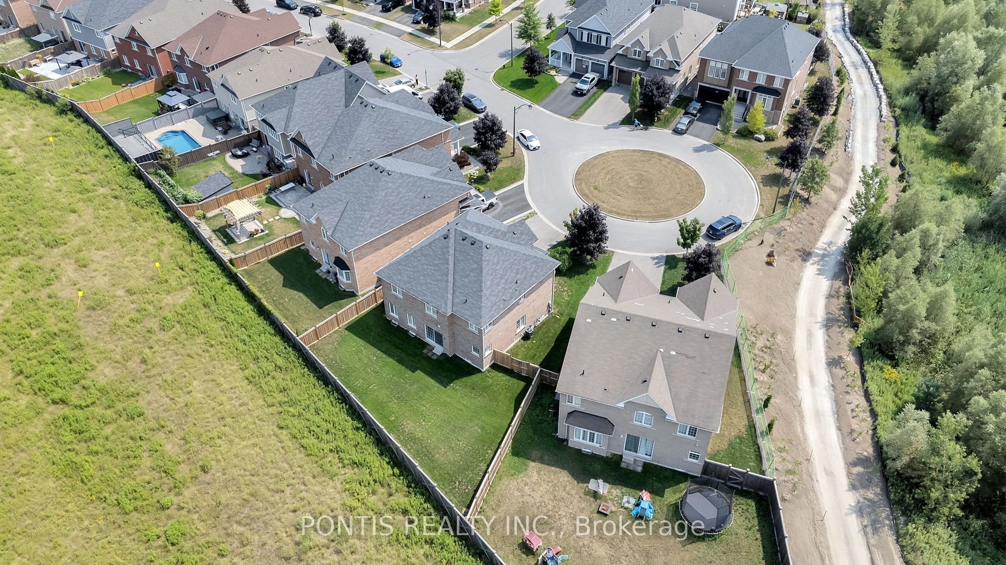 2051 Hunking Court Property Photo 6