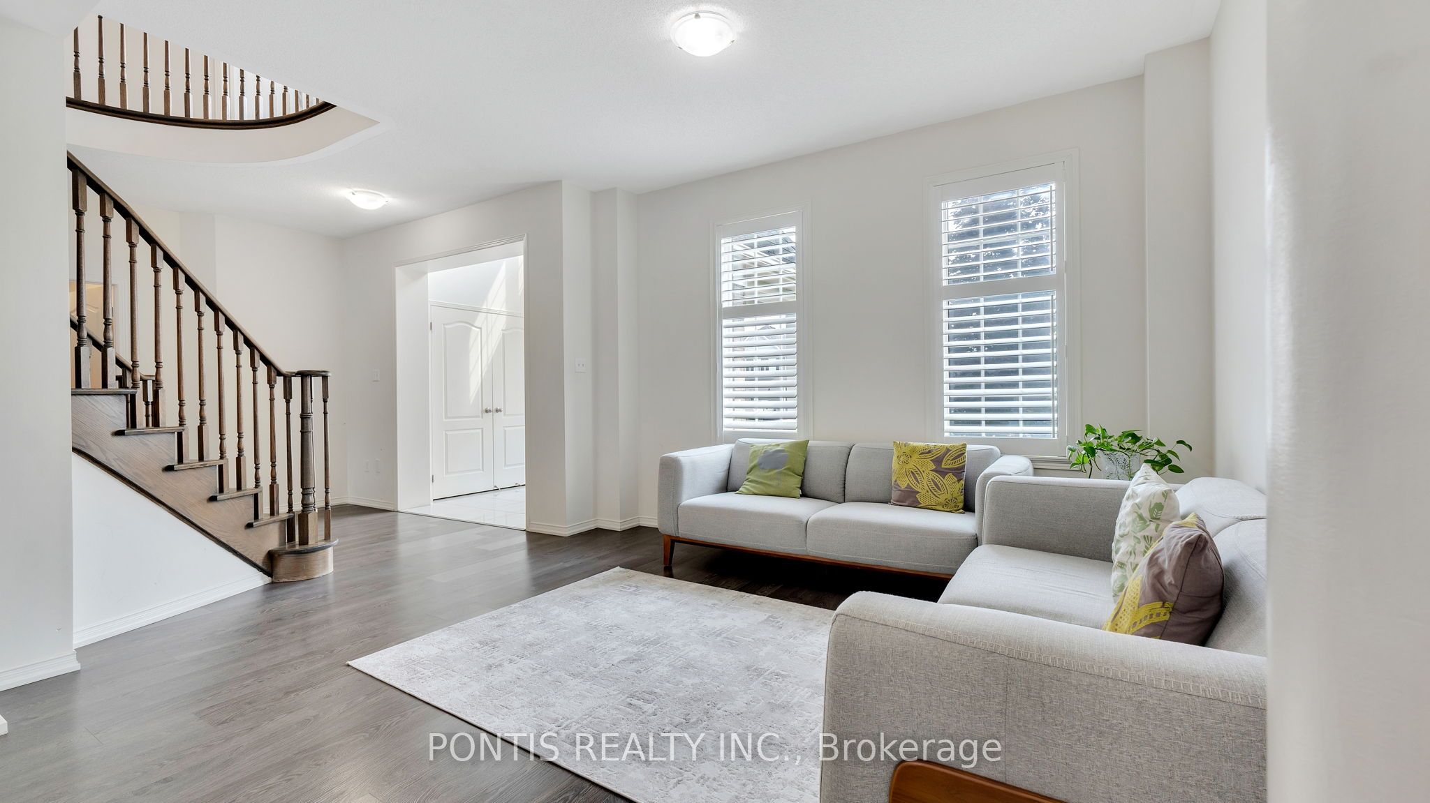 2051 Hunking Court Property Photo 9