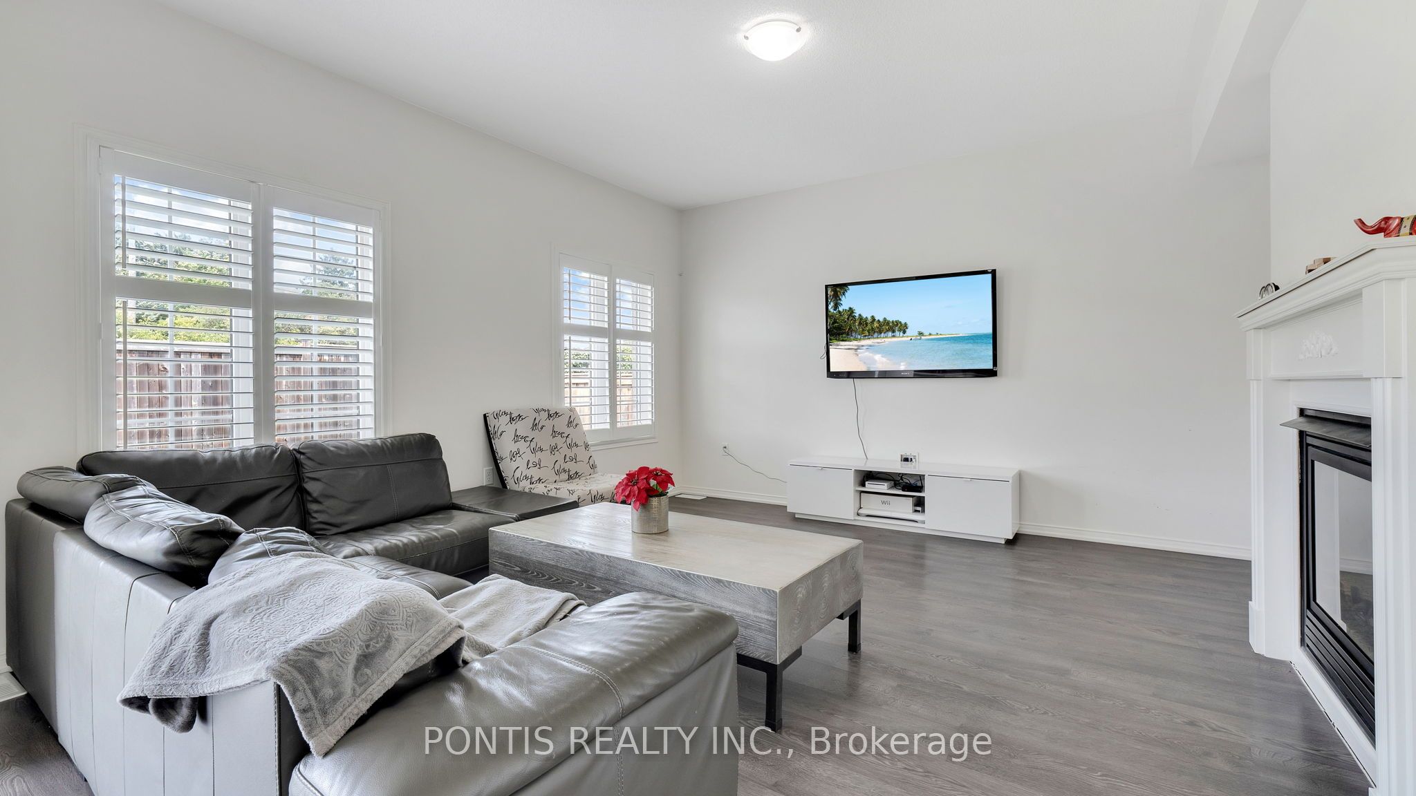 2051 Hunking Court Property Photo 12