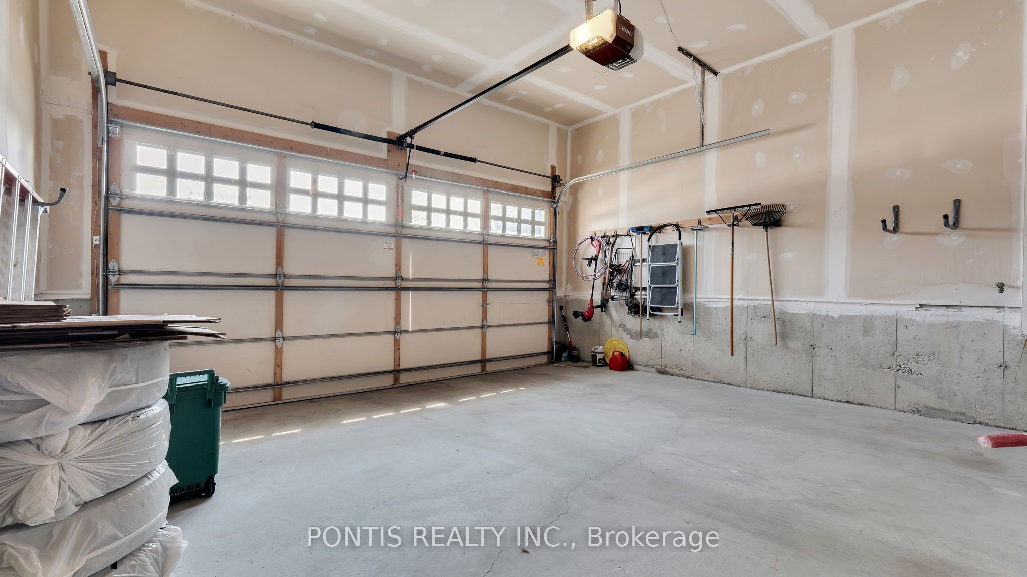 2051 Hunking Court Property Photo 24