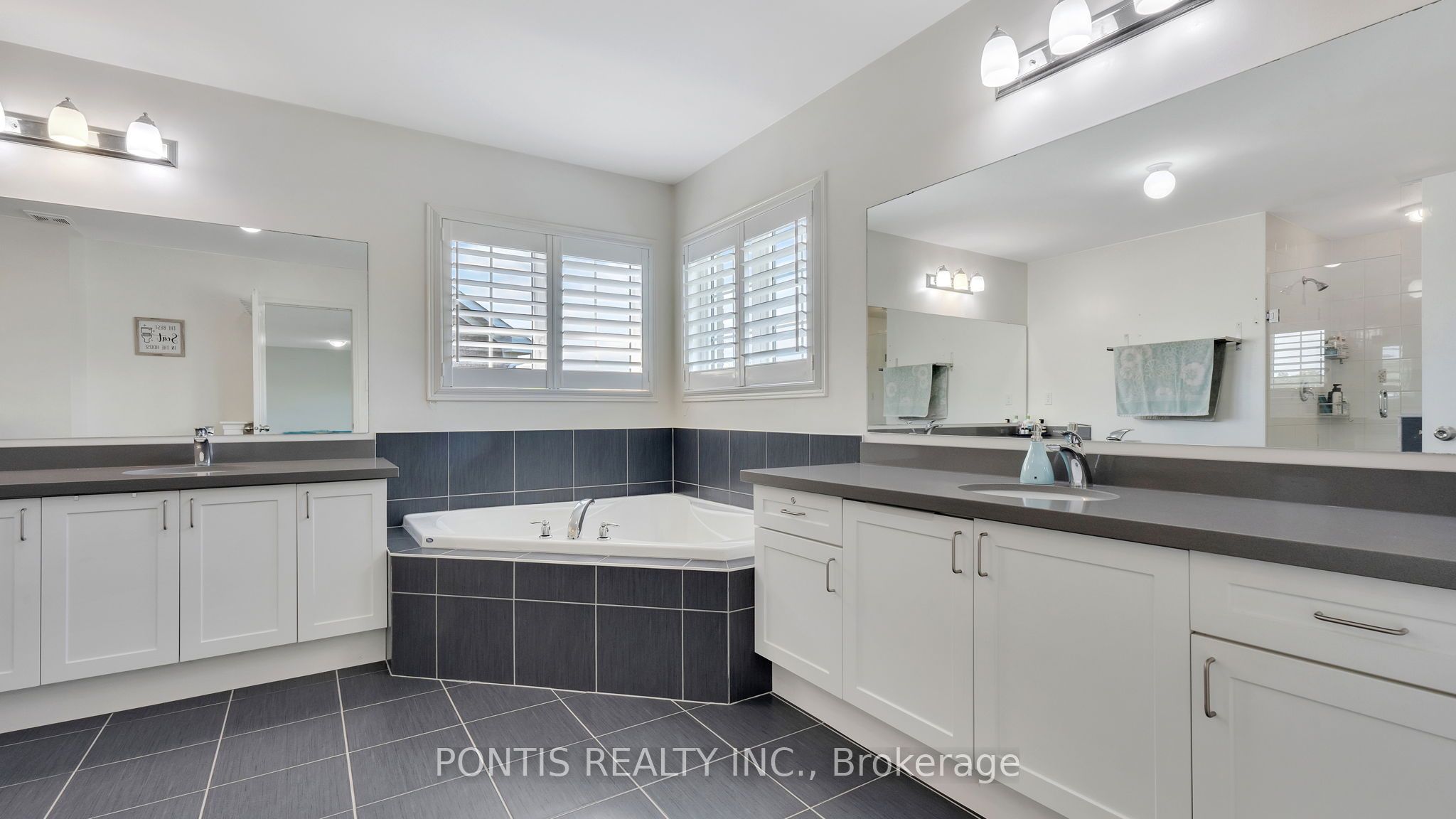 2051 Hunking Court Property Photo 30