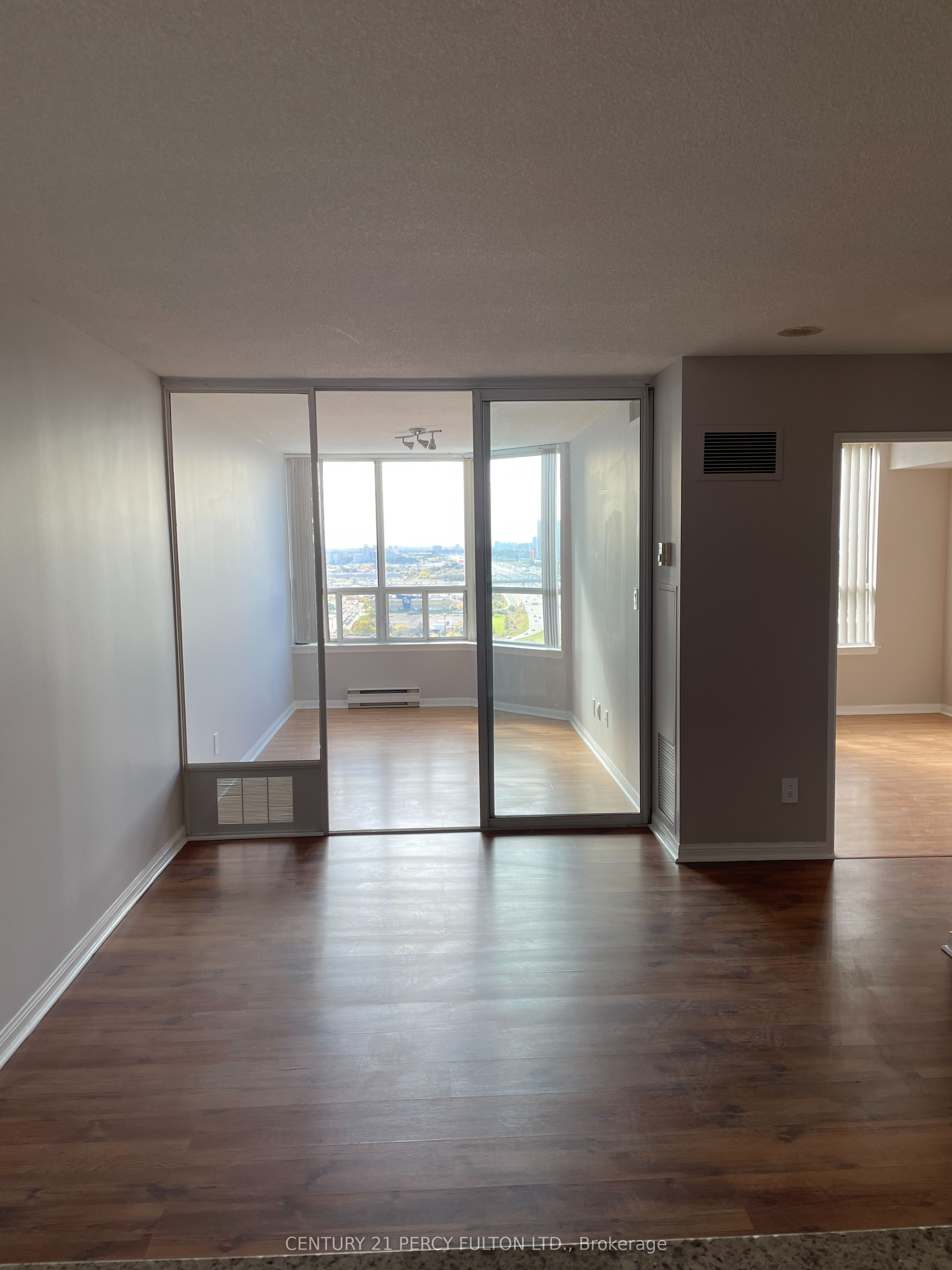 88 Corporate Drive 2512 Property Photo 8