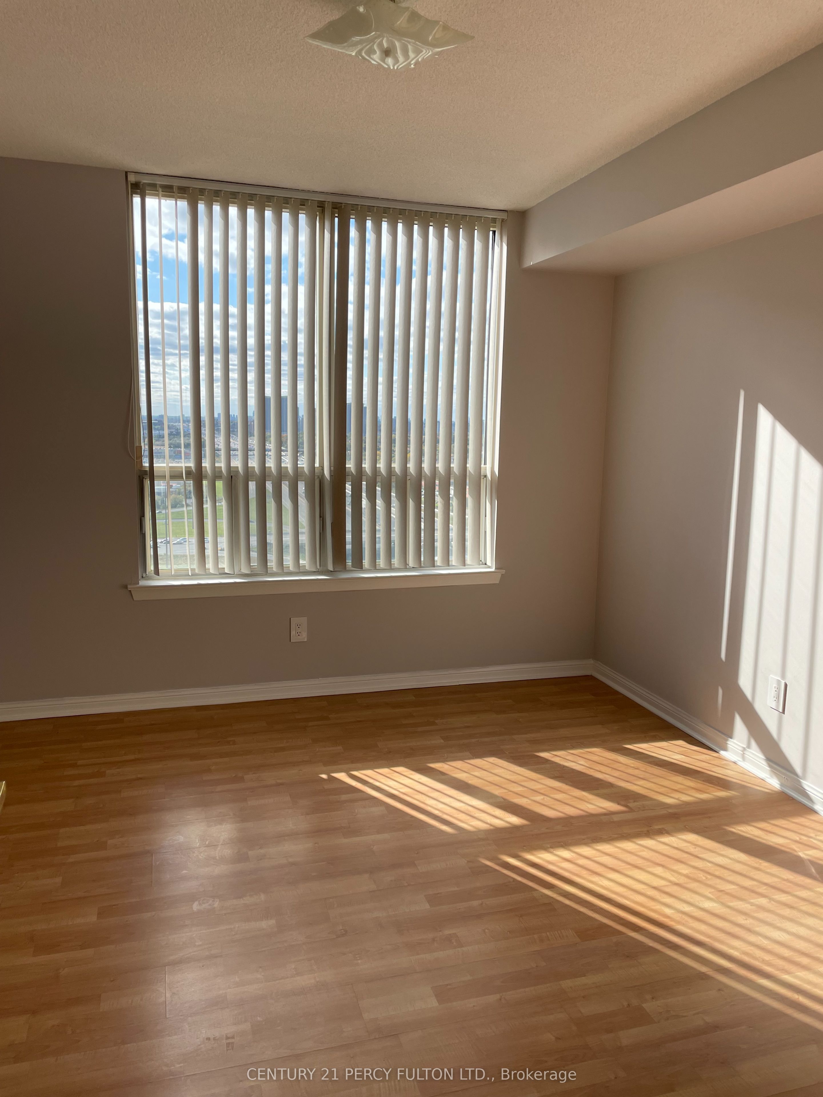 88 Corporate Drive 2512 Property Photo 15