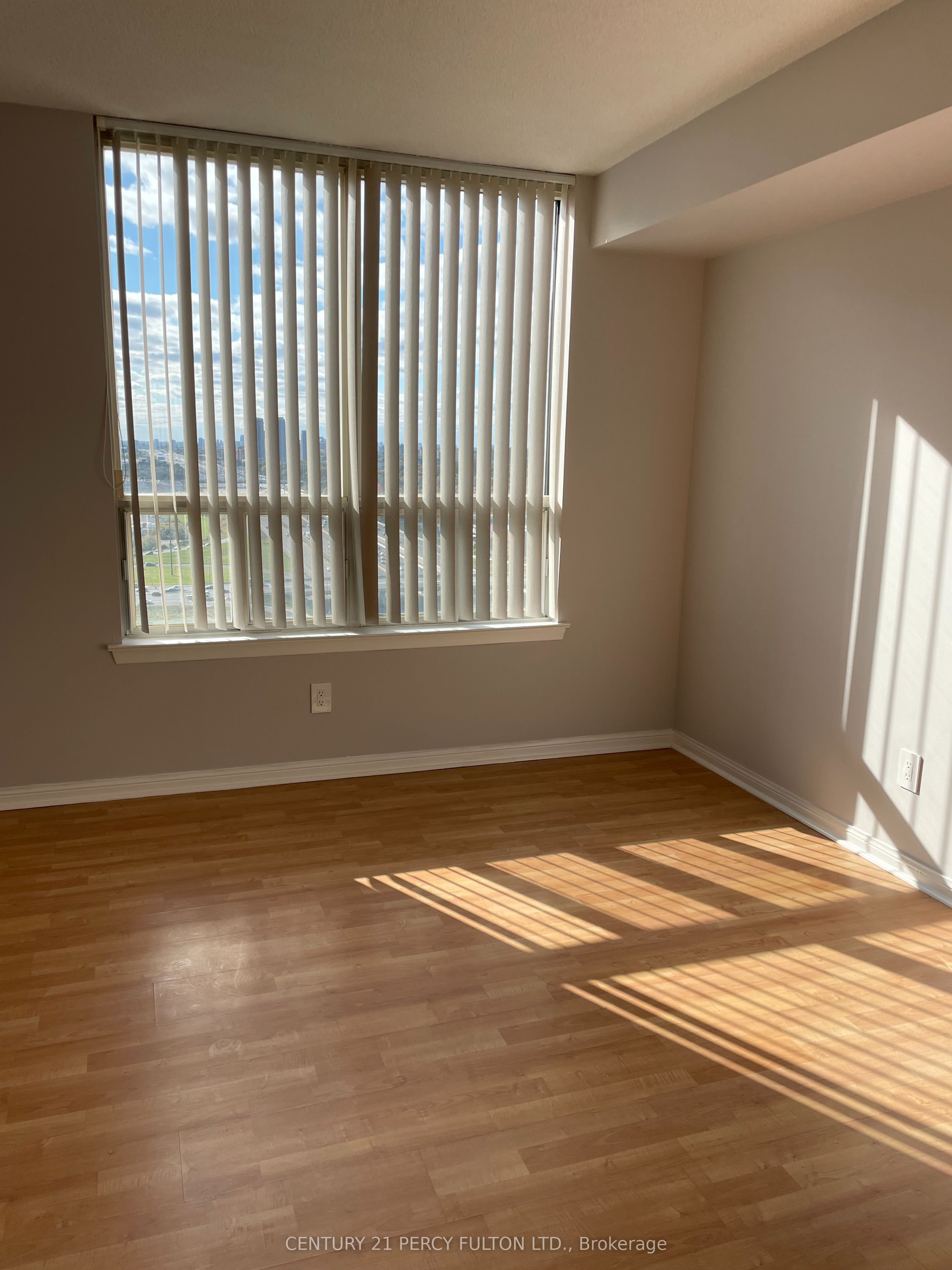 88 Corporate Drive 2512 Property Photo 16