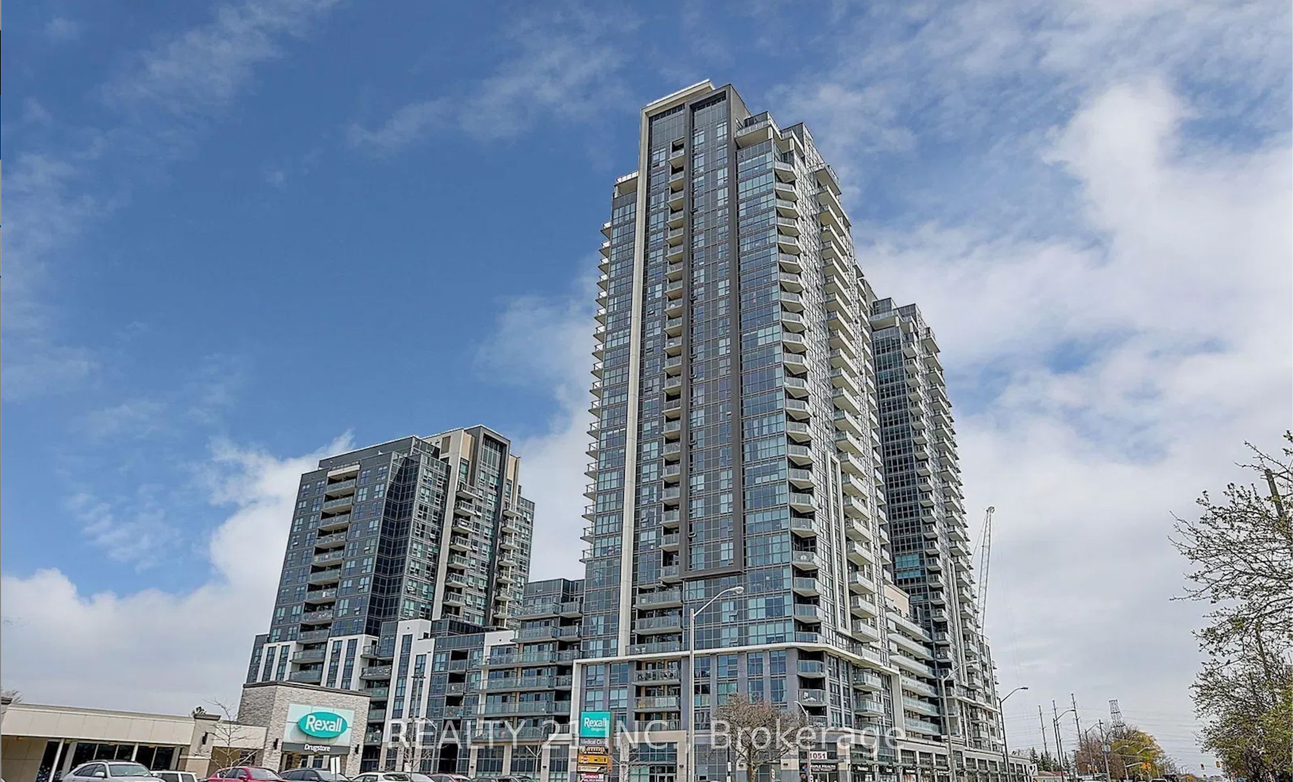 30 Meadowglen Place 519 Property Photo 1