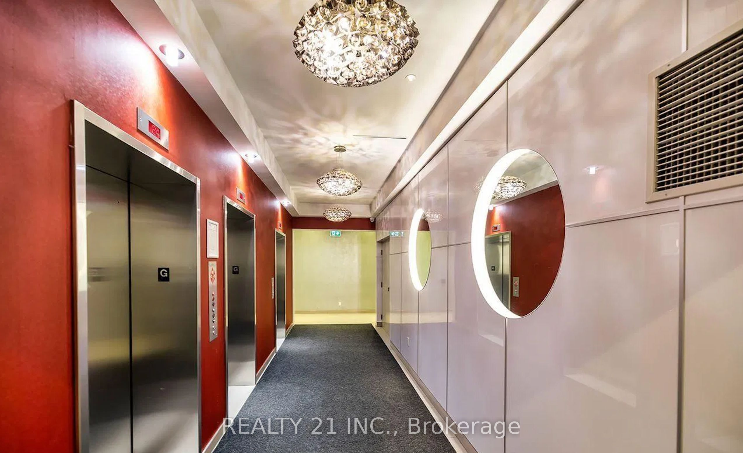 30 Meadowglen Place 519 Property Photo 7