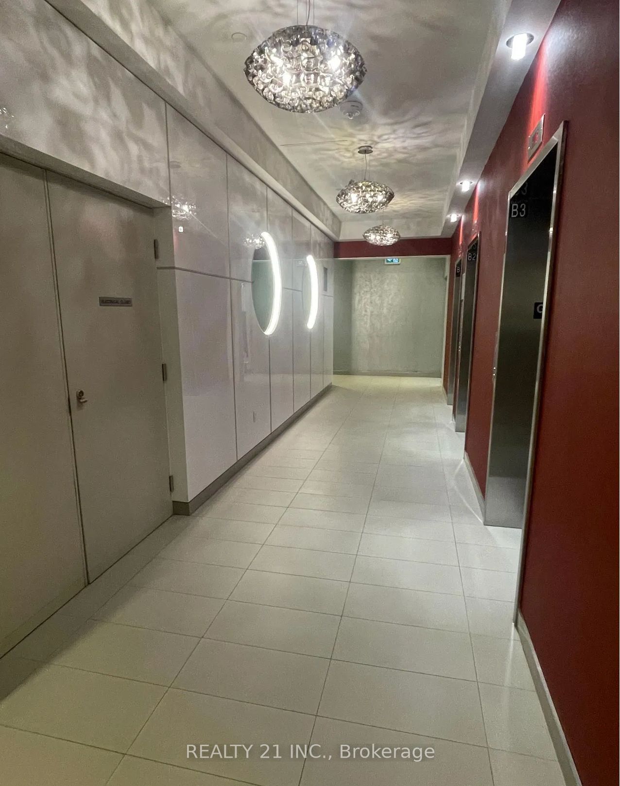 30 Meadowglen Place 519 Property Photo 8