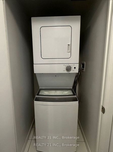 30 Meadowglen Place 519 Property Photo 19