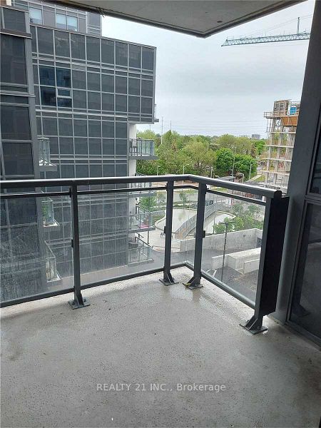 30 Meadowglen Place 519 Property Photo 20