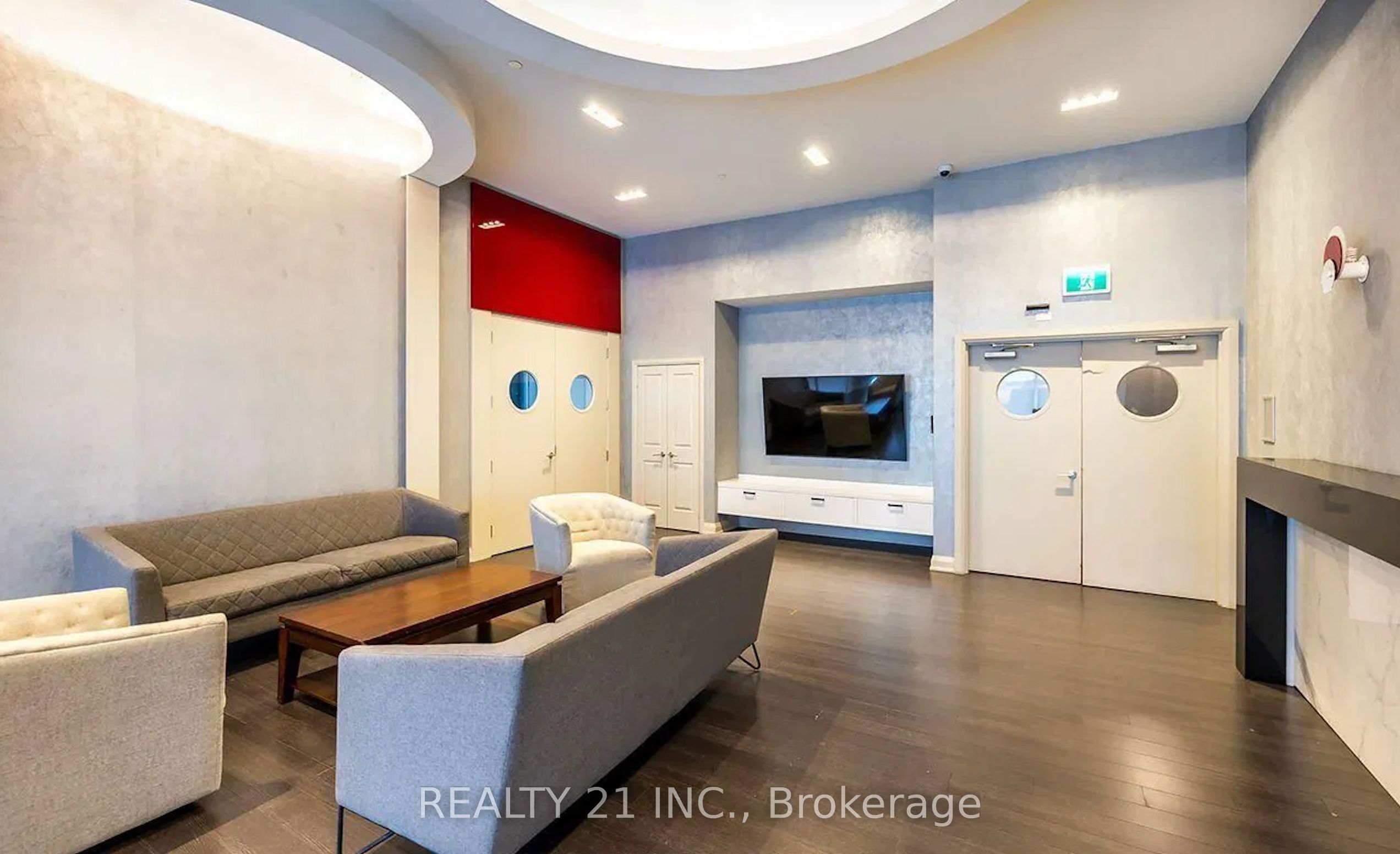 30 Meadowglen Place 519 Property Photo 22