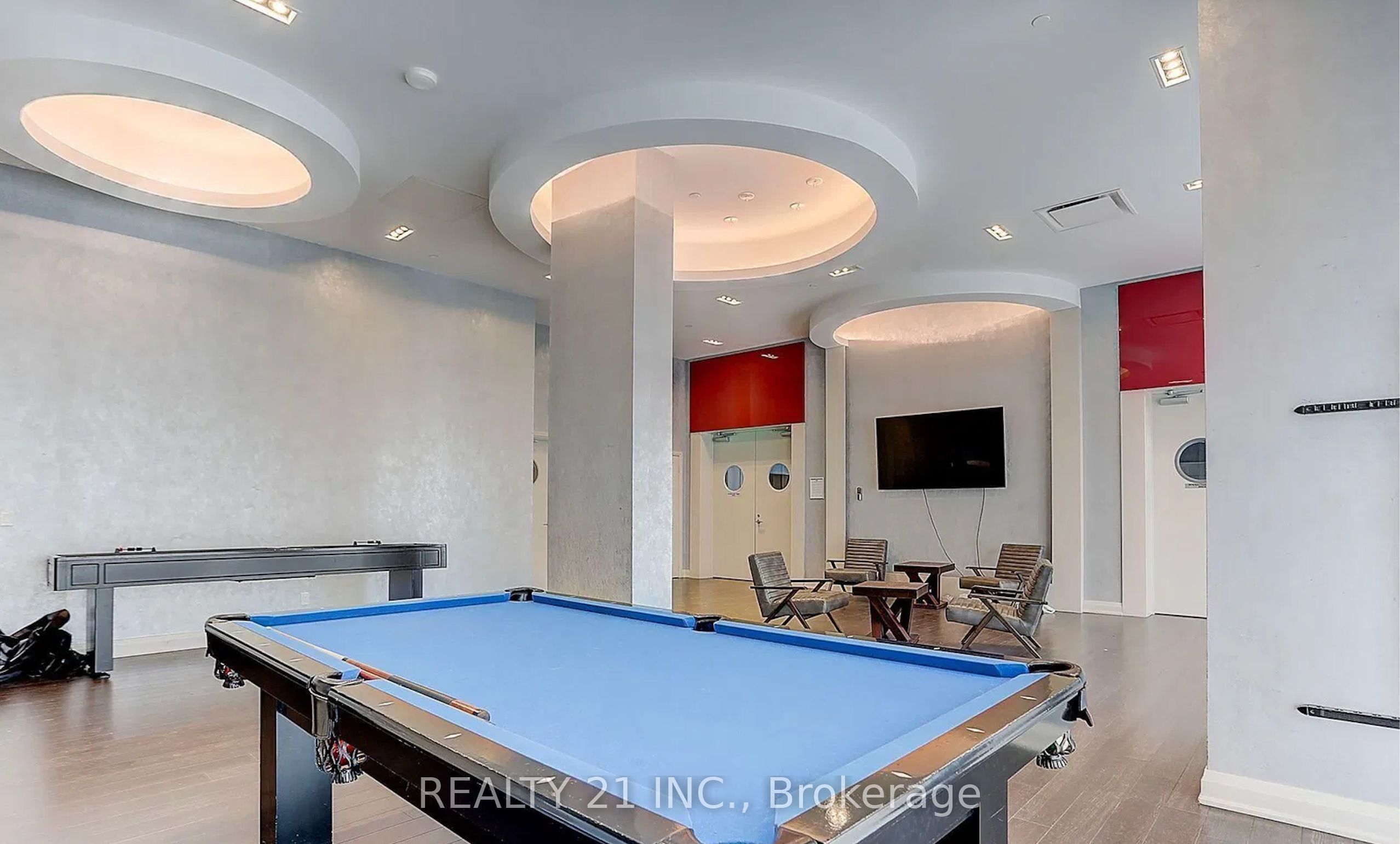 30 Meadowglen Place 519 Property Photo 24