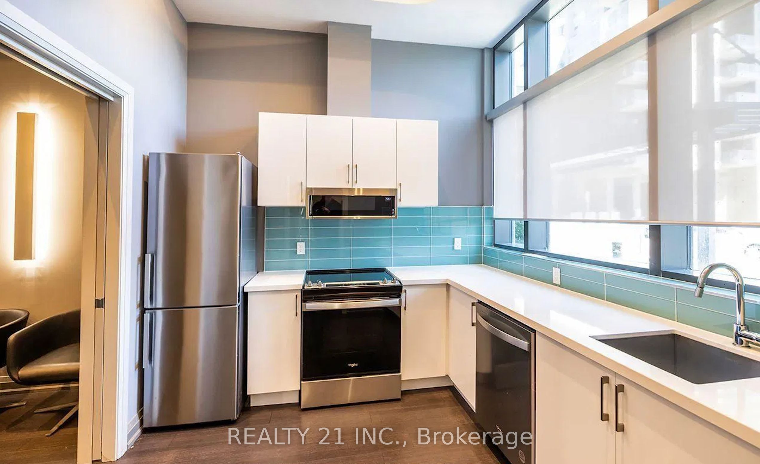 30 Meadowglen Place 519 Property Photo 26