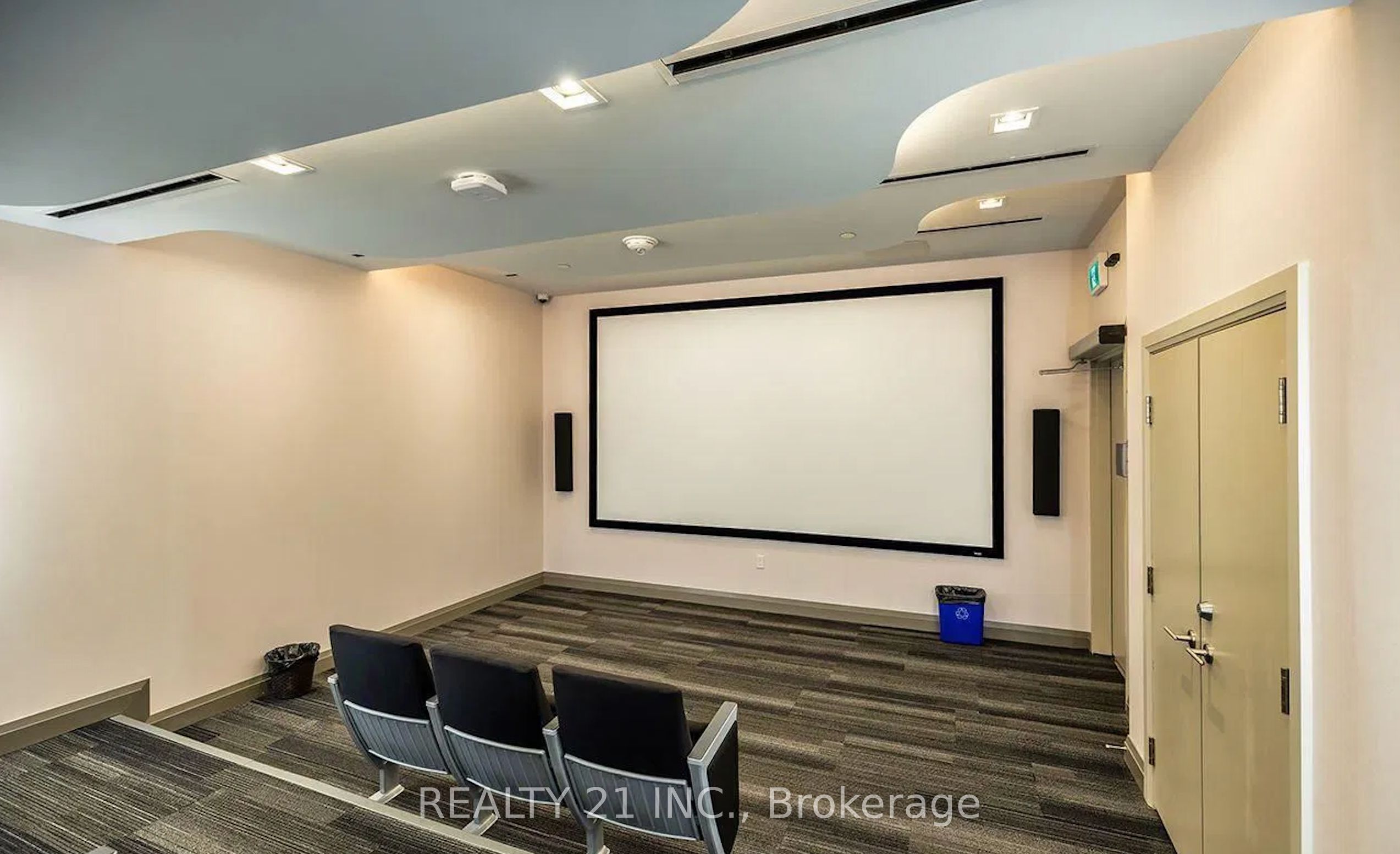 30 Meadowglen Place 519 Property Photo 31