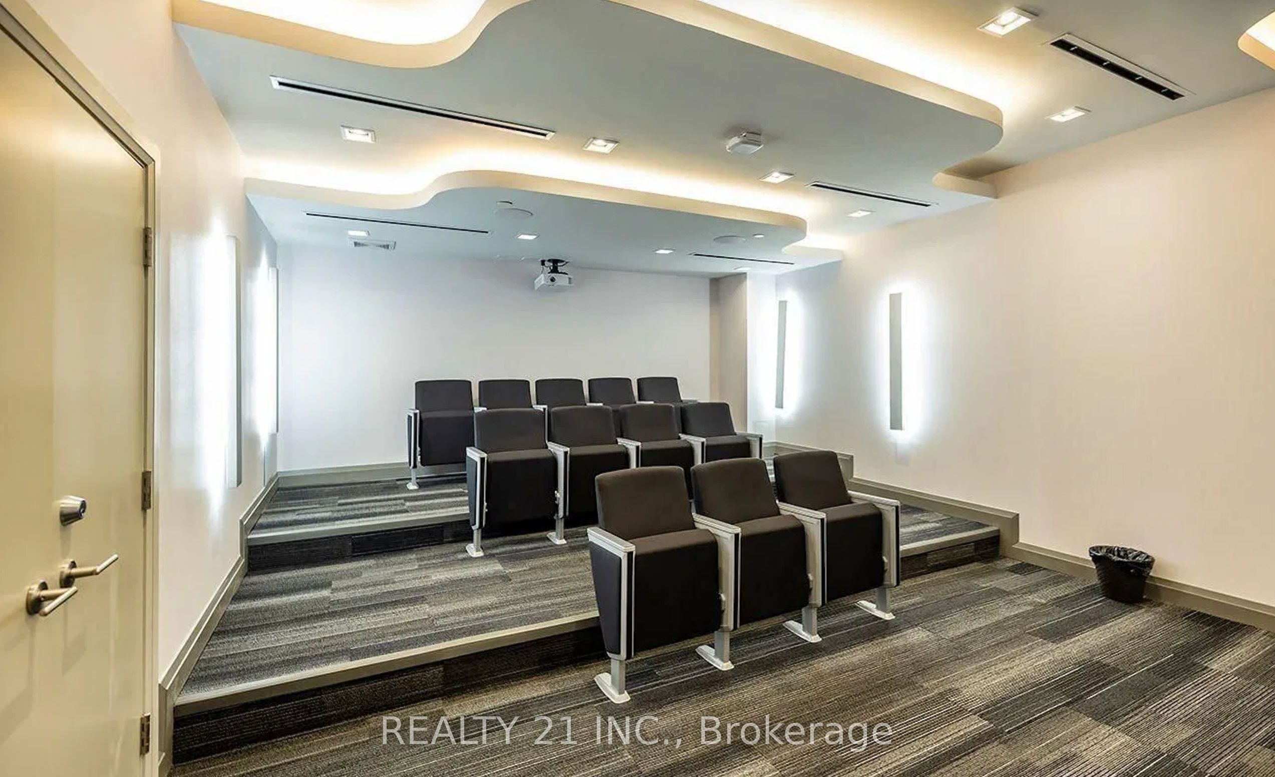 30 Meadowglen Place 519 Property Photo 32