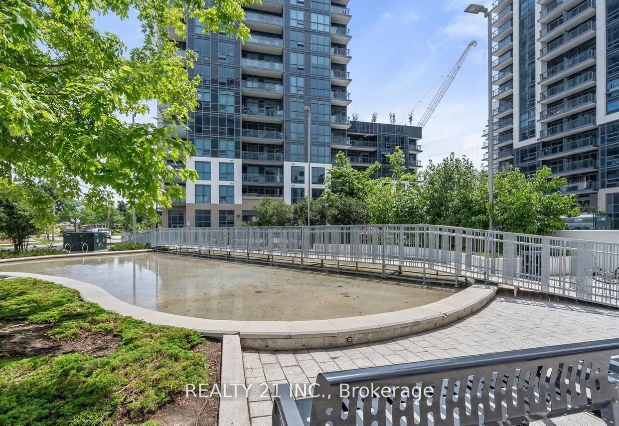 30 Meadowglen Place 519 Property Photo 35