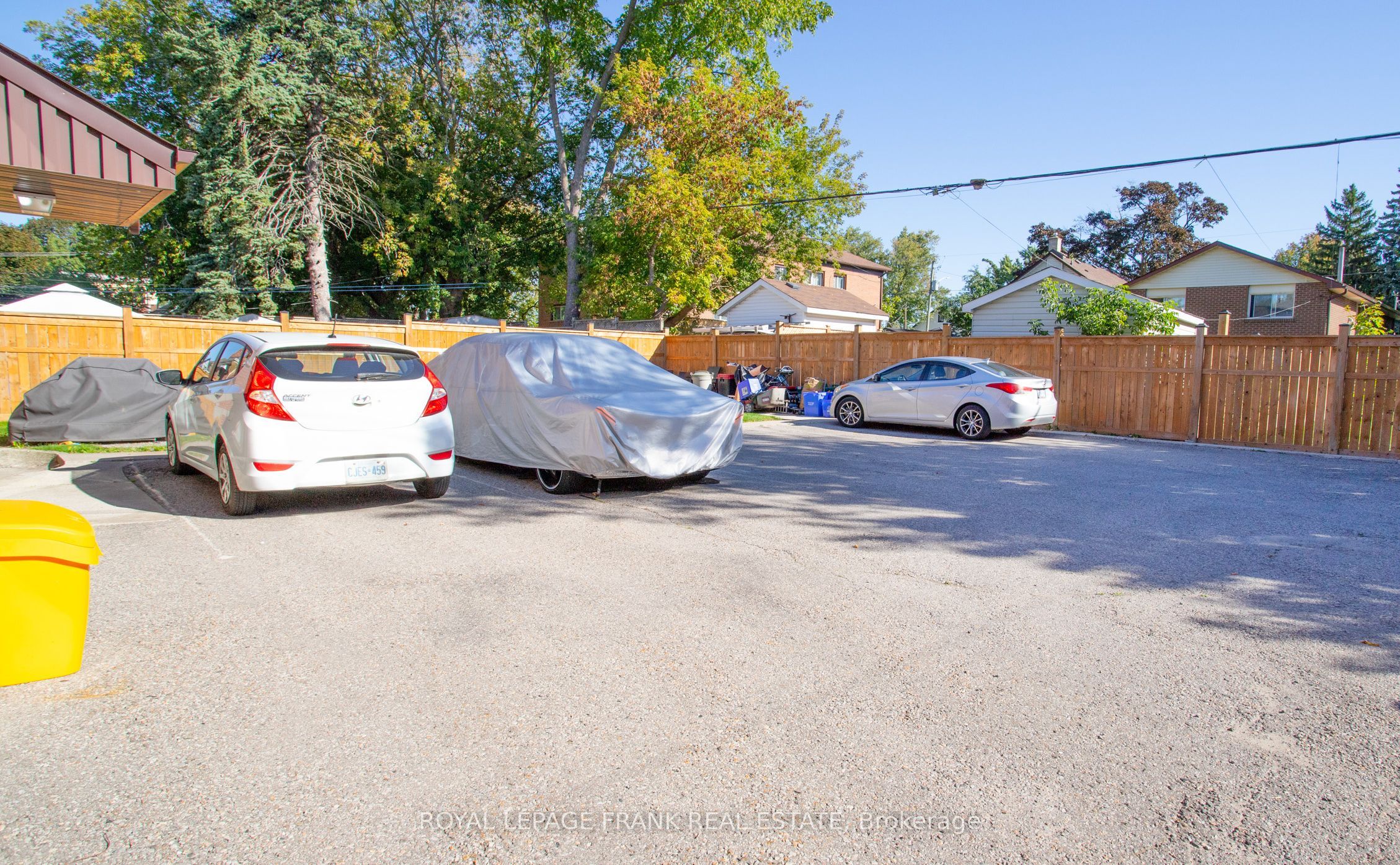 203 Oshawa Boulevard S Property Photo 4