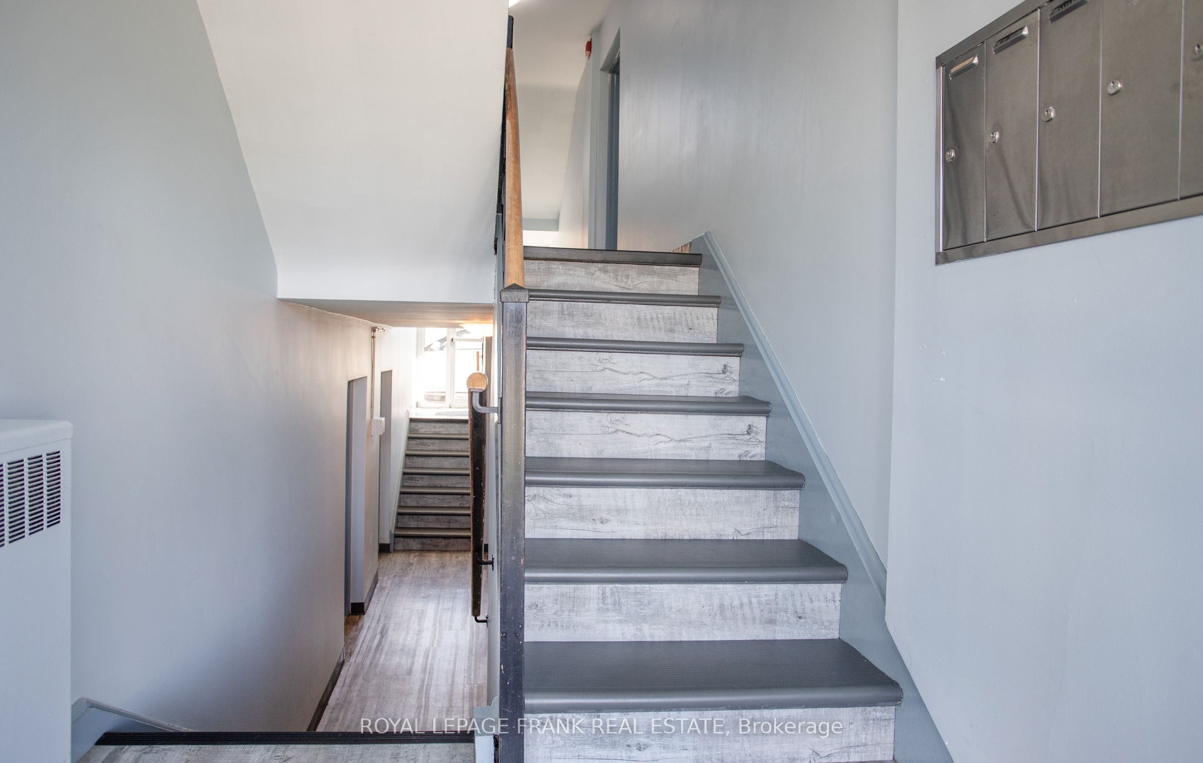 203 Oshawa Boulevard S Property Photo 6