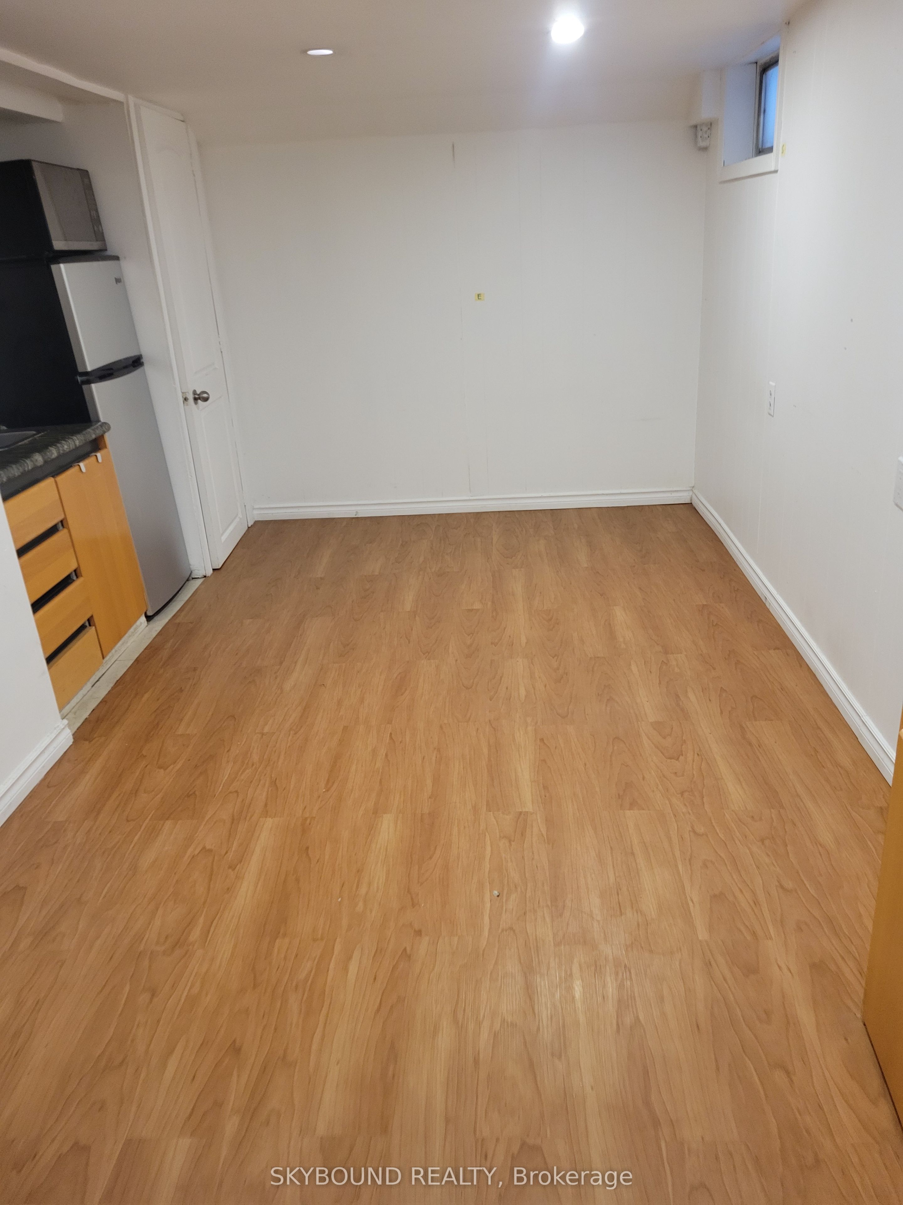 746 Coxwell Avenue #5 Property Photo 1