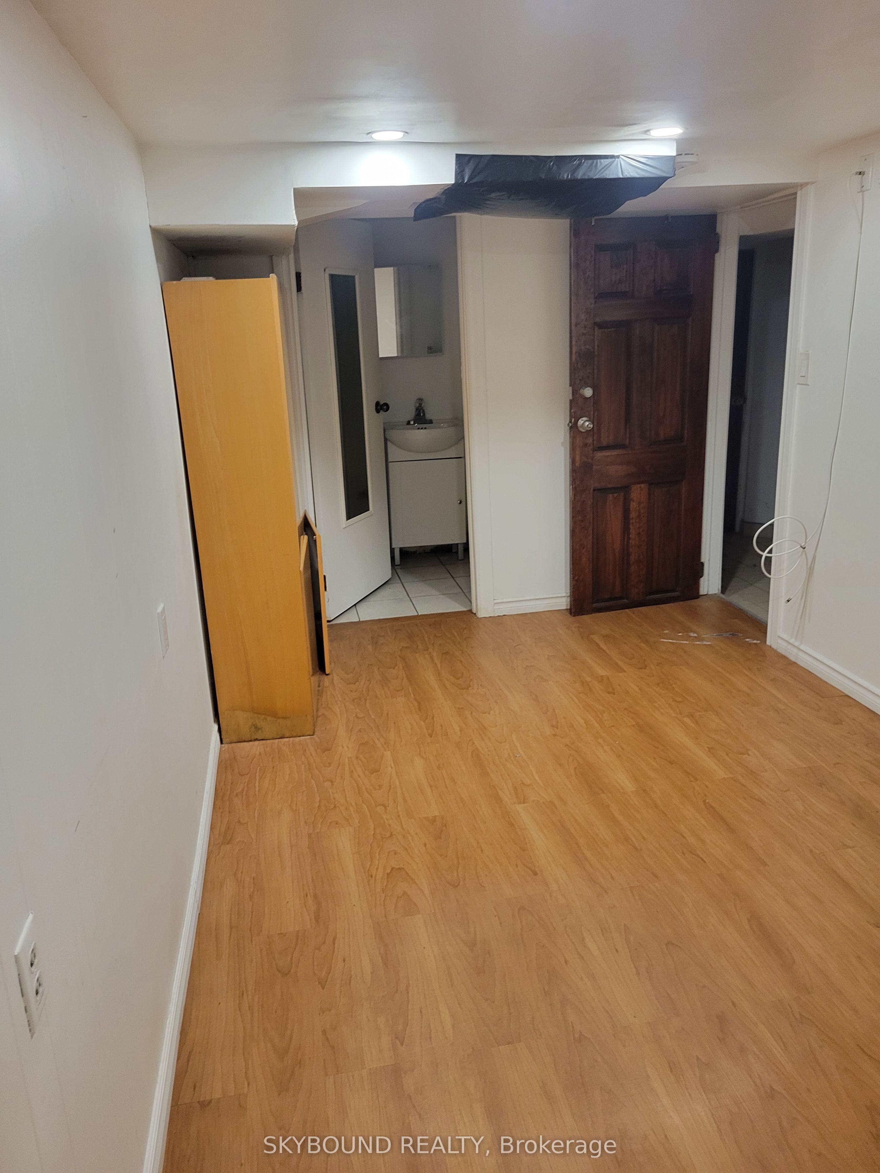 746 Coxwell Avenue #5 Property Photo 2